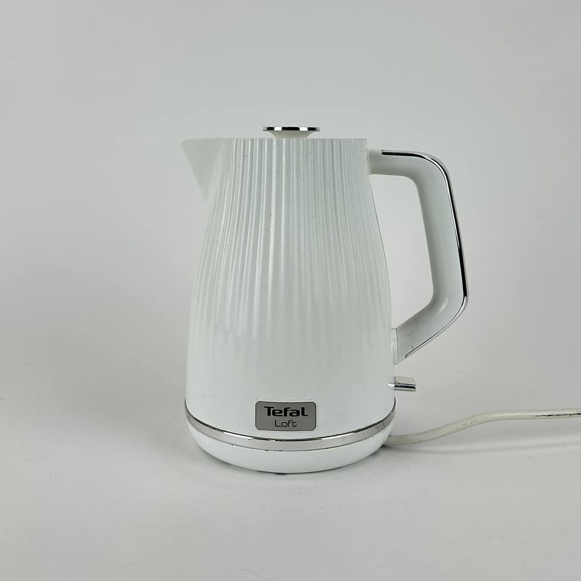 Електрочайник білий KT-055