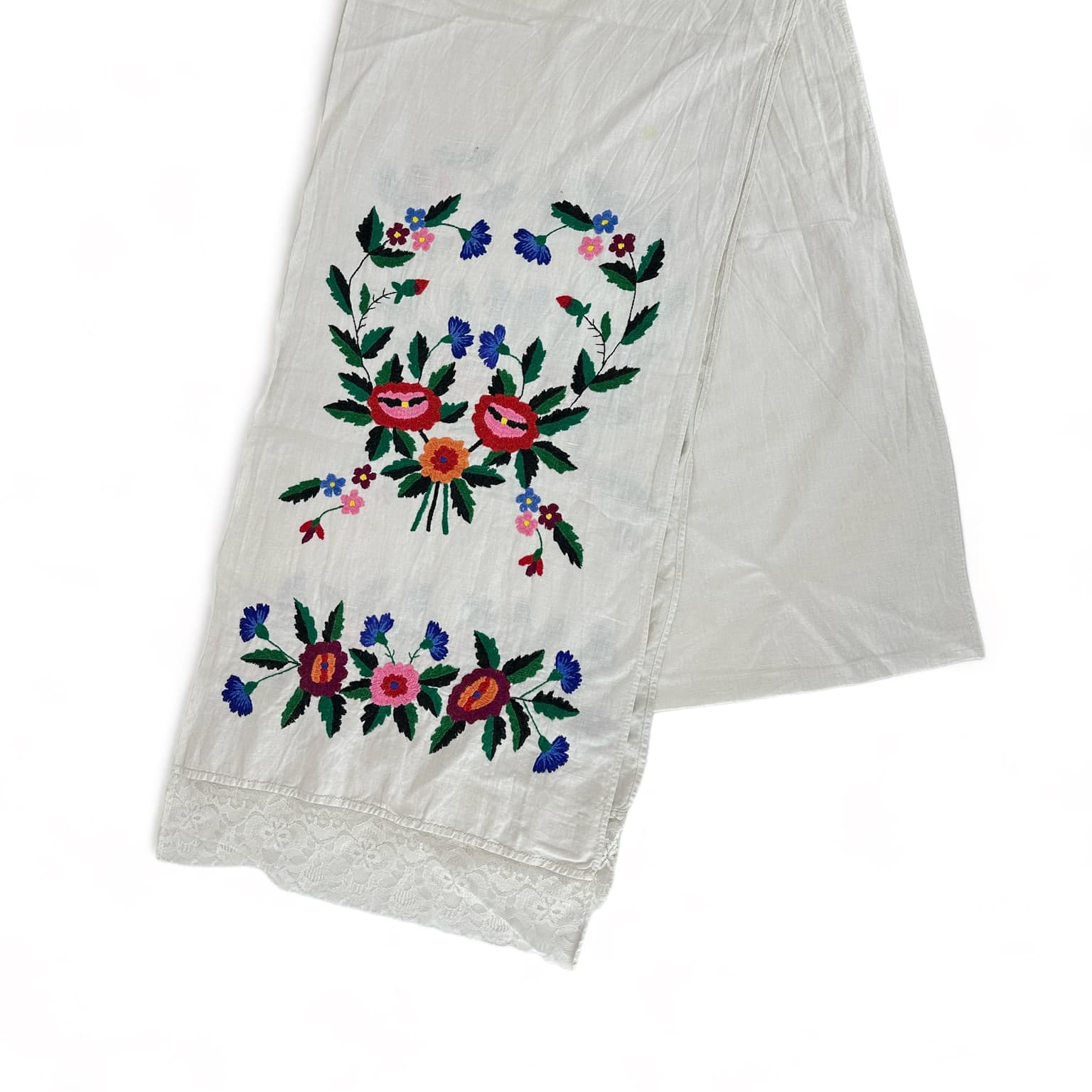 Рушник вишитий Квіти з мереживом етно вінтаж TT-233
