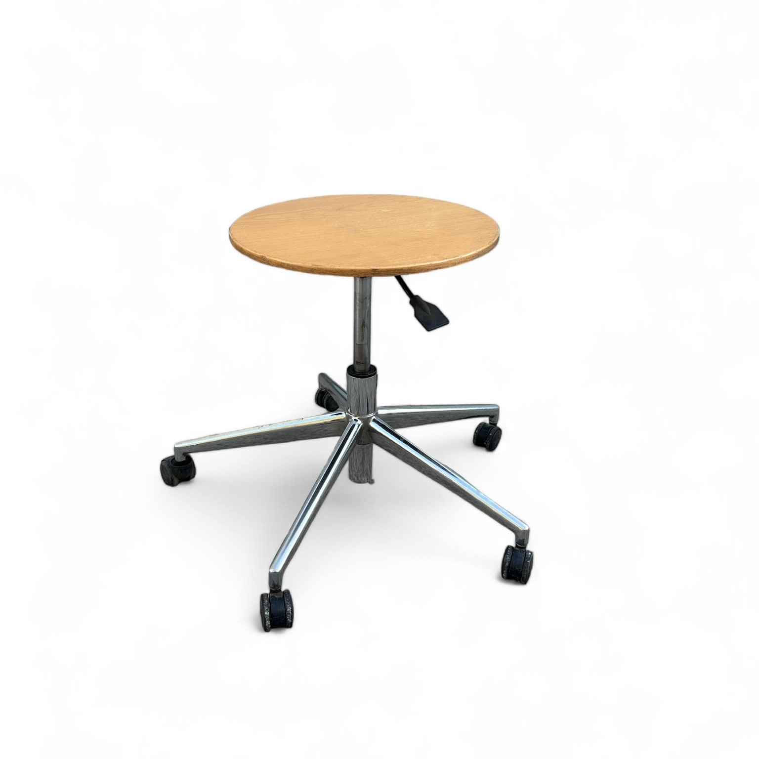 Табурет обертовий на коліщатках з регулюванням висоти ST-143