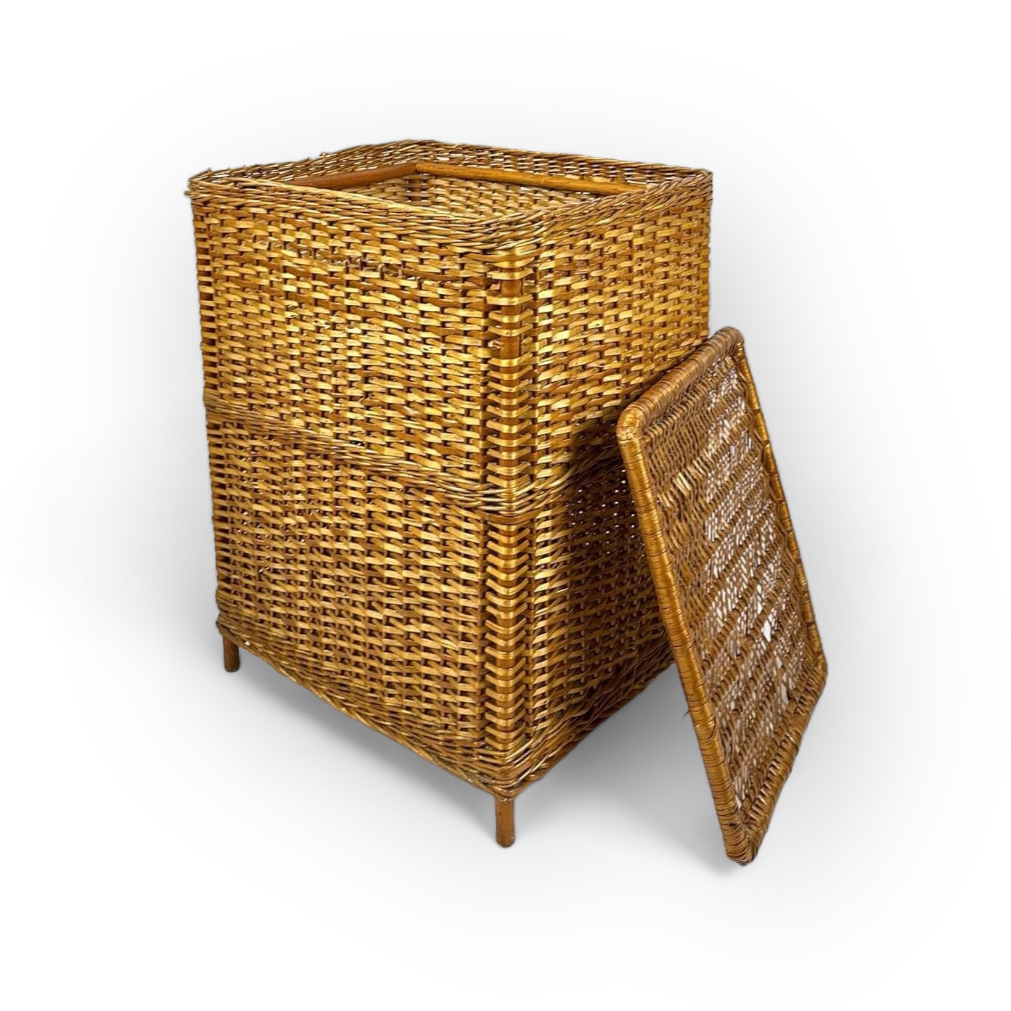 Кошик для білизни з кришкою плетений BA-169