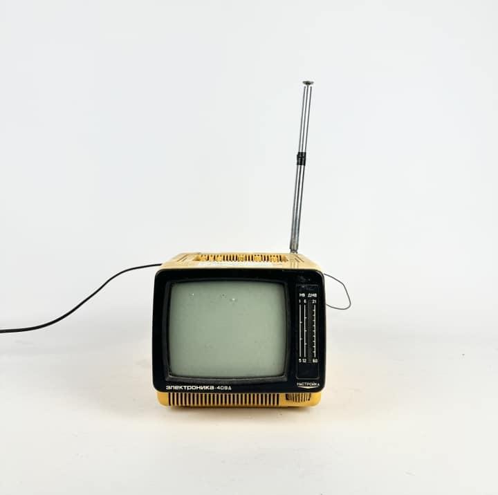 Телевізор малий жовтий вінтаж TV-065