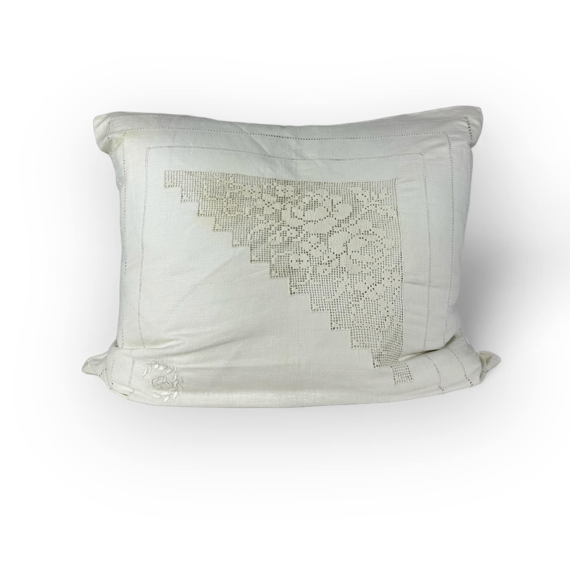 Наволочка на подушку з мереживною вставкою і вишивкою вінтаж BL-002