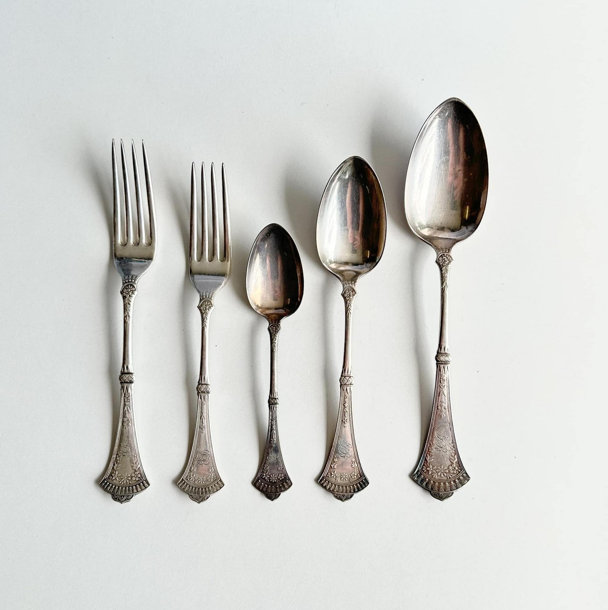 Столові прибори з монограмою вікторіанський візерунок столове срібло вінтаж KL-040