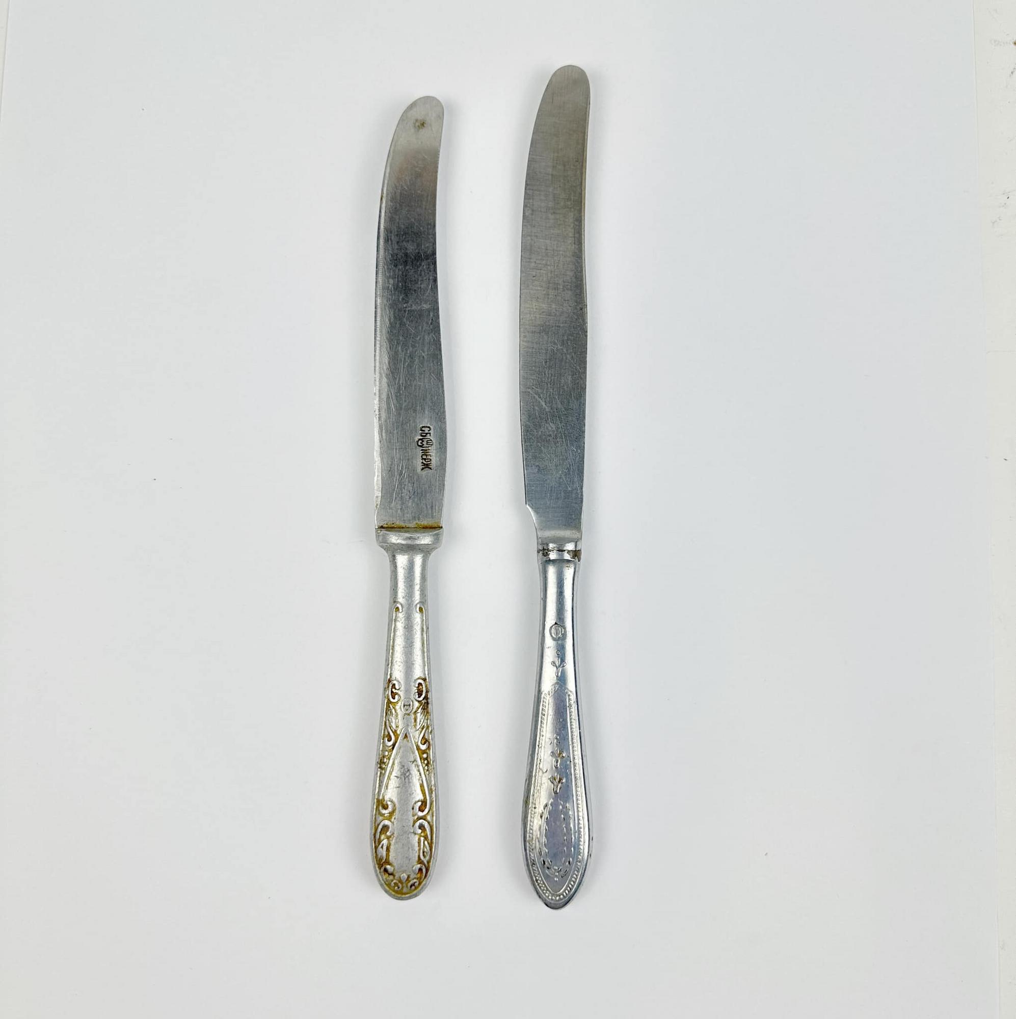 Ніж столовий рельєфна ручка вінтаж KL-103