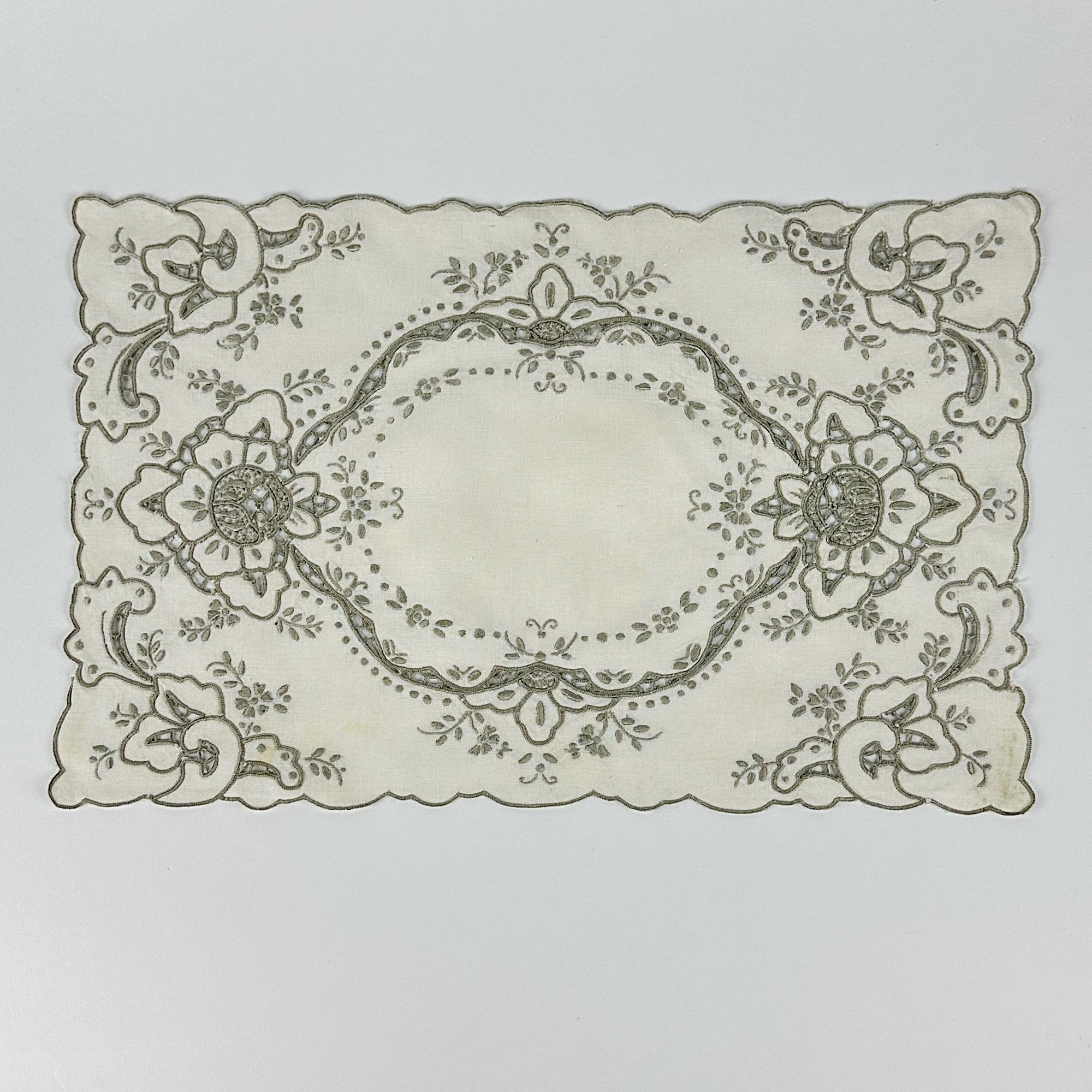 Серветка прямокутна сервірувальна вишивка рішельє беж/сірий вінтаж TT-242