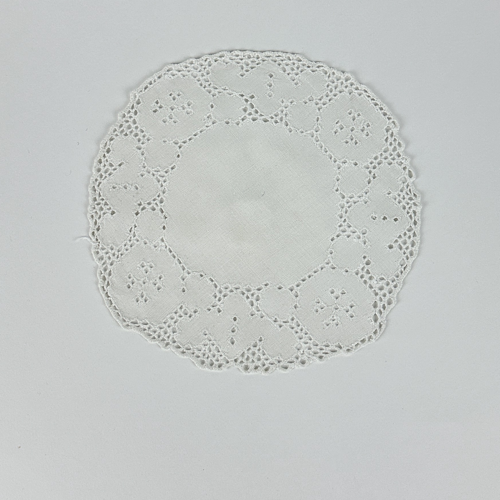 Серветка кругла біла вишивка рішельє вінтаж TT-243