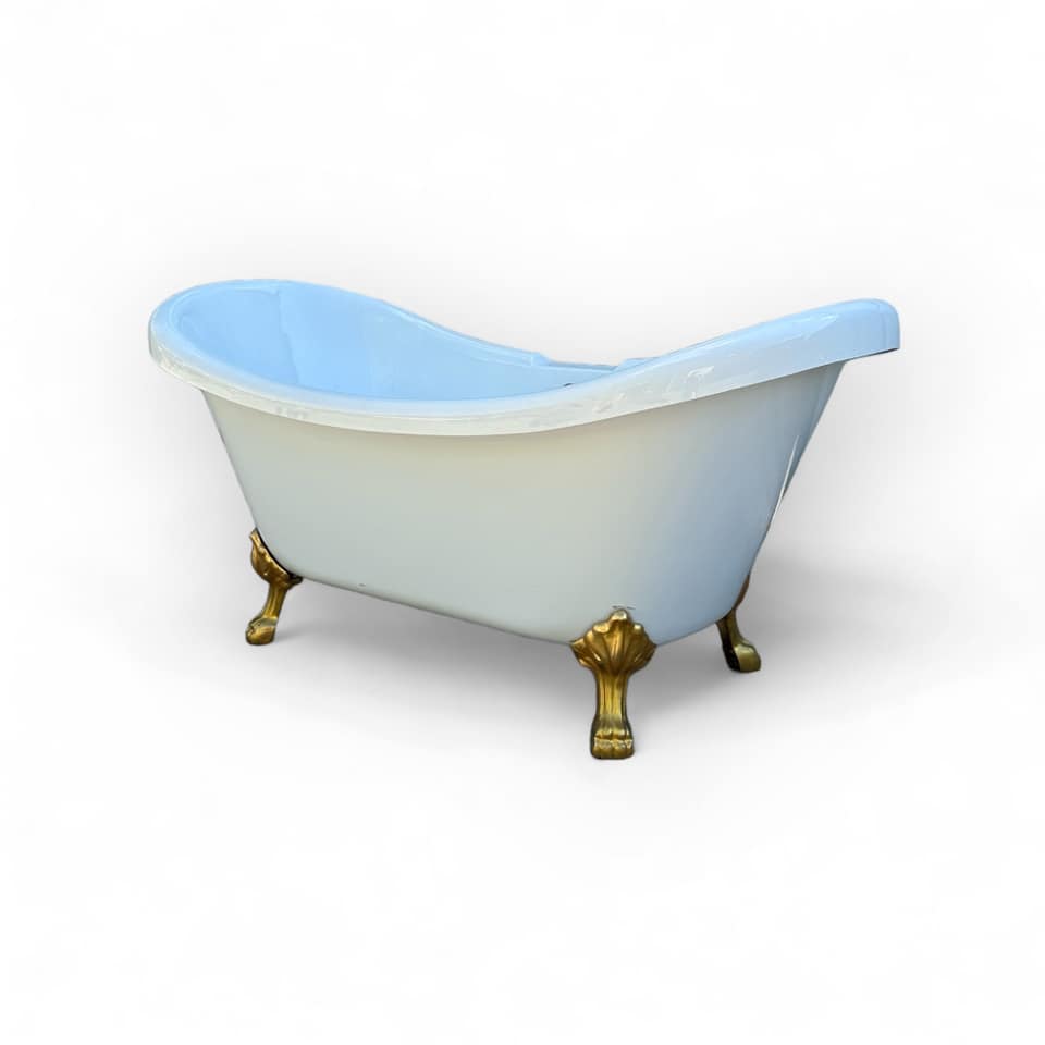 Ванна біла на золотих ніжках
