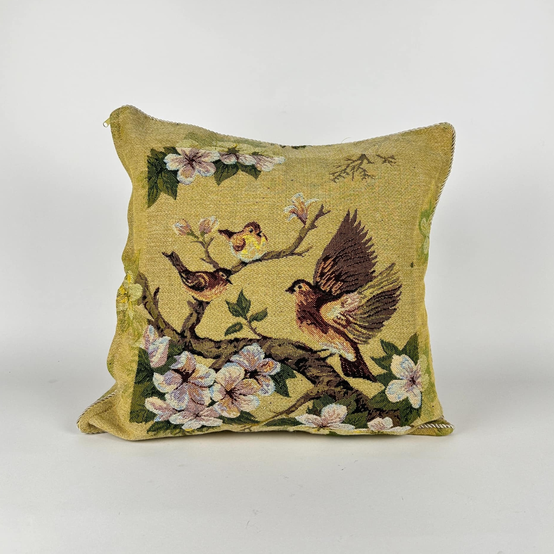 Подушка декоративна гобелен Квітучі гілки і пташки PW-411