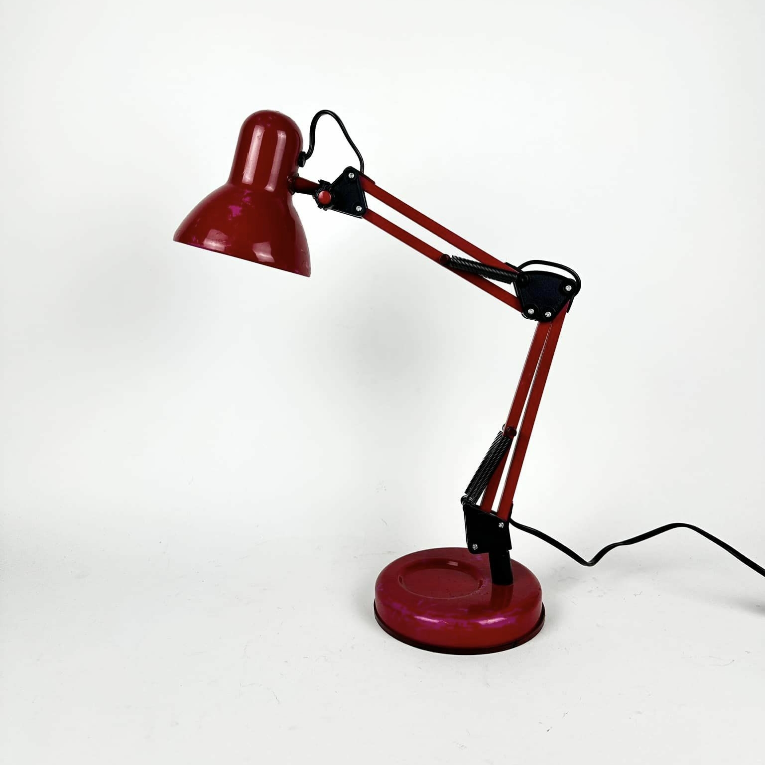 Лампа настільна шарнірна яскраво-бордова LT-301
