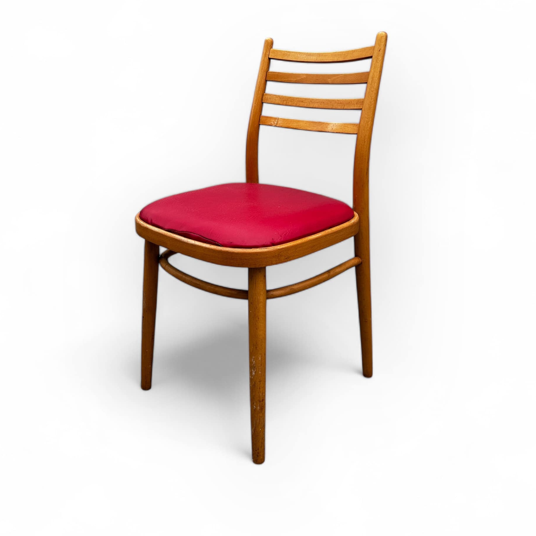 Стілець обідній з червоним сидінням вінтаж ST-153