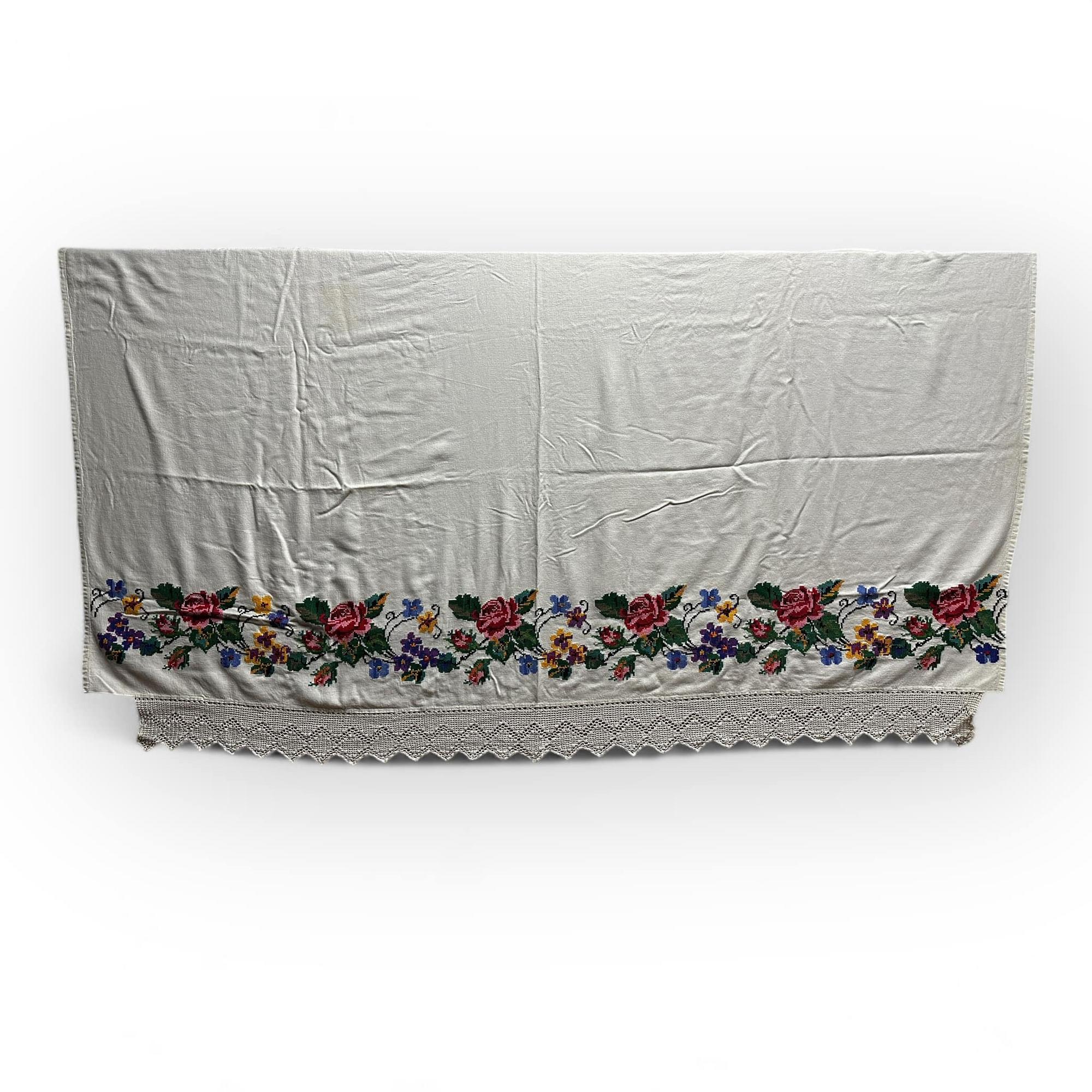 Підзор (простирадло) з вишивкою і плетеним мереживом етно вінтаж BL-056