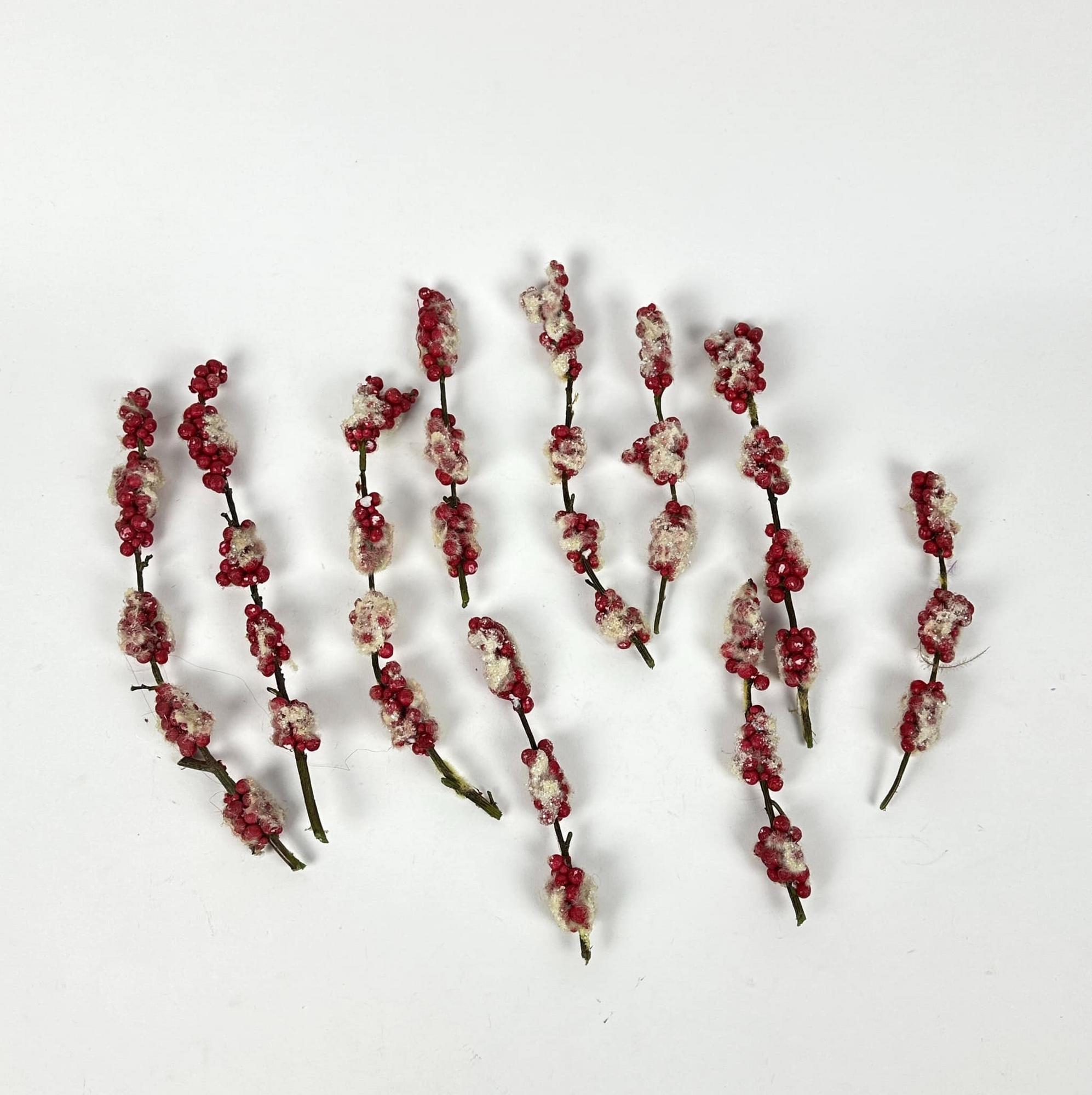 Гілка засніжена з червоними ягодами штучна FW-261