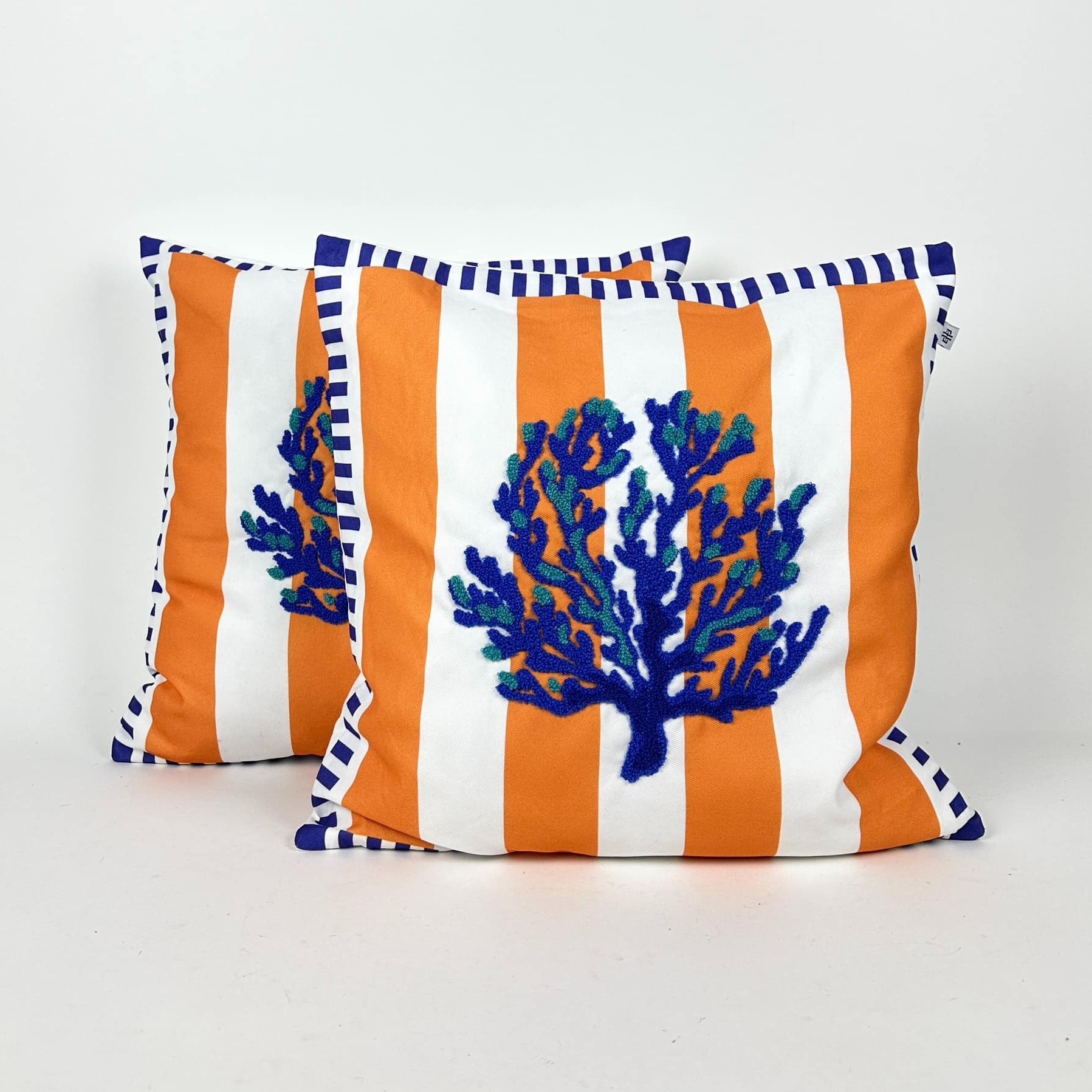 Подушка декоративна смуги/вишивка Корали PW-423