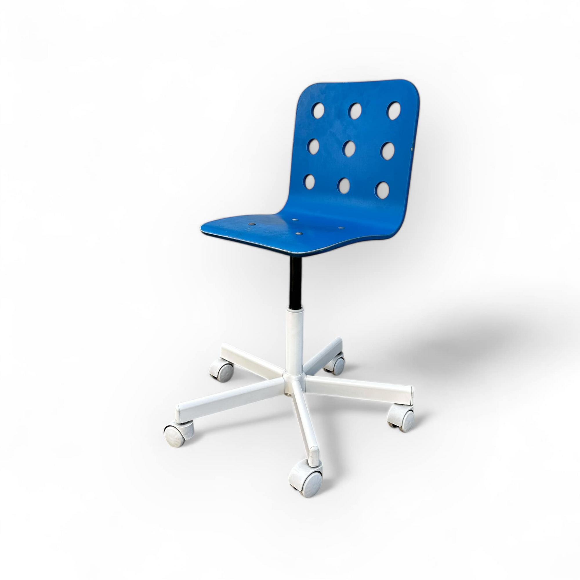 Стілець дитячий синій на коліщатках ST-154