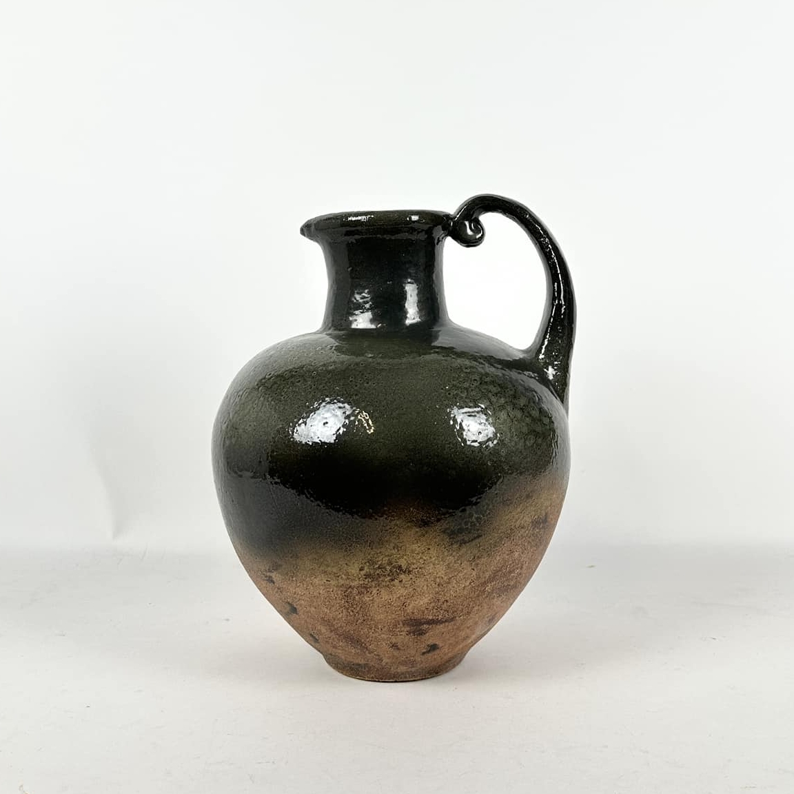 Глечик з чорною поливою кераміка JU-112