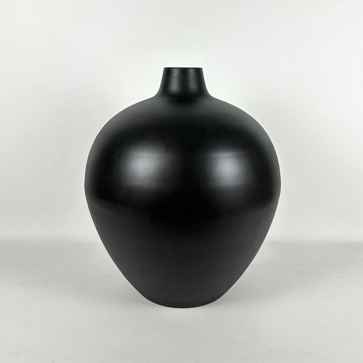 Ваза велика чорна кераміка VA-518