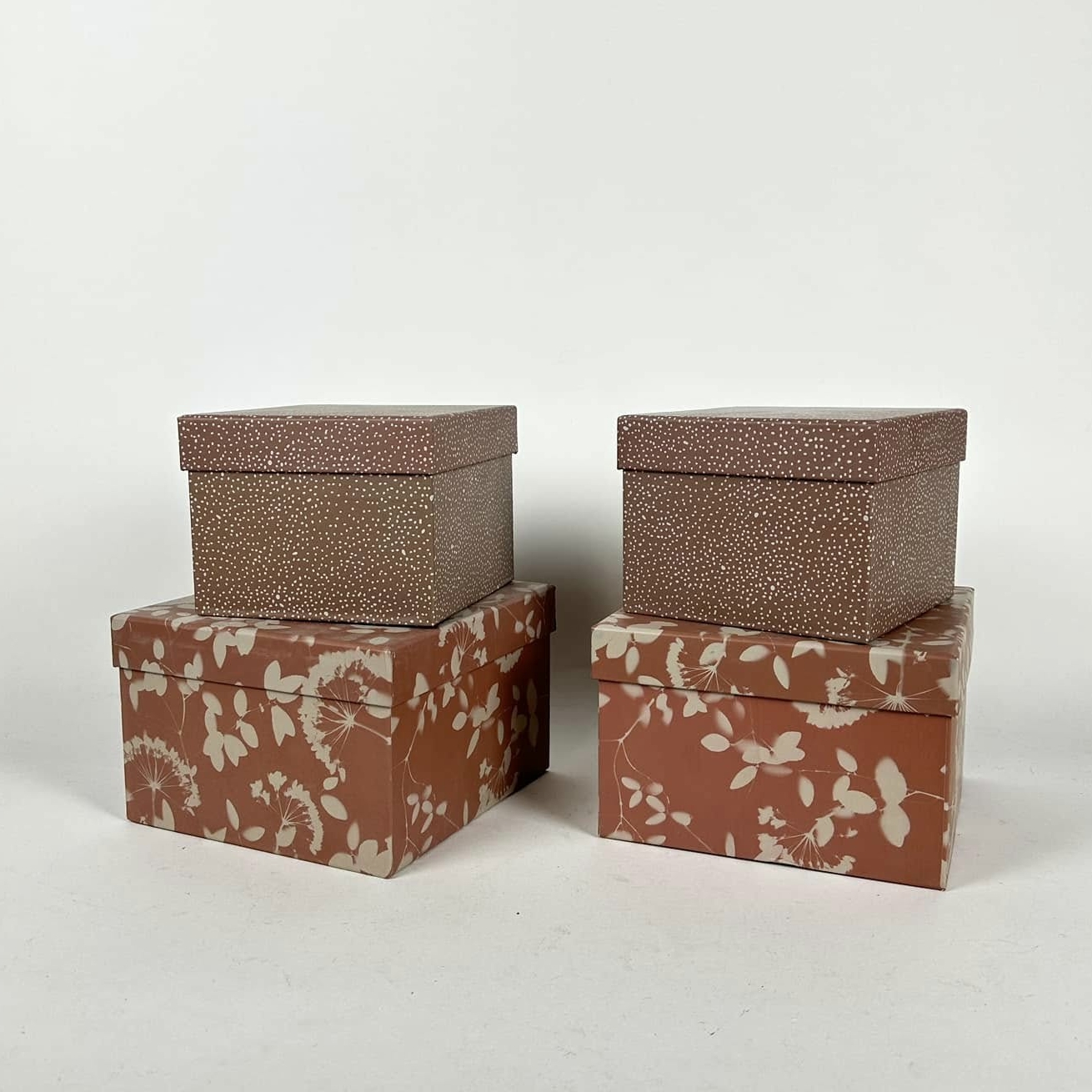 Коробка декоративна для дрібничок коричнева з візерунком картон BX-142