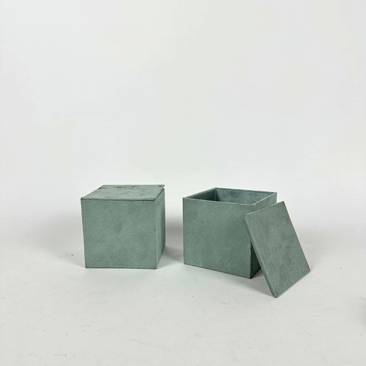 Коробочка з кришкою для дрібничок сіро-зелена BX-149