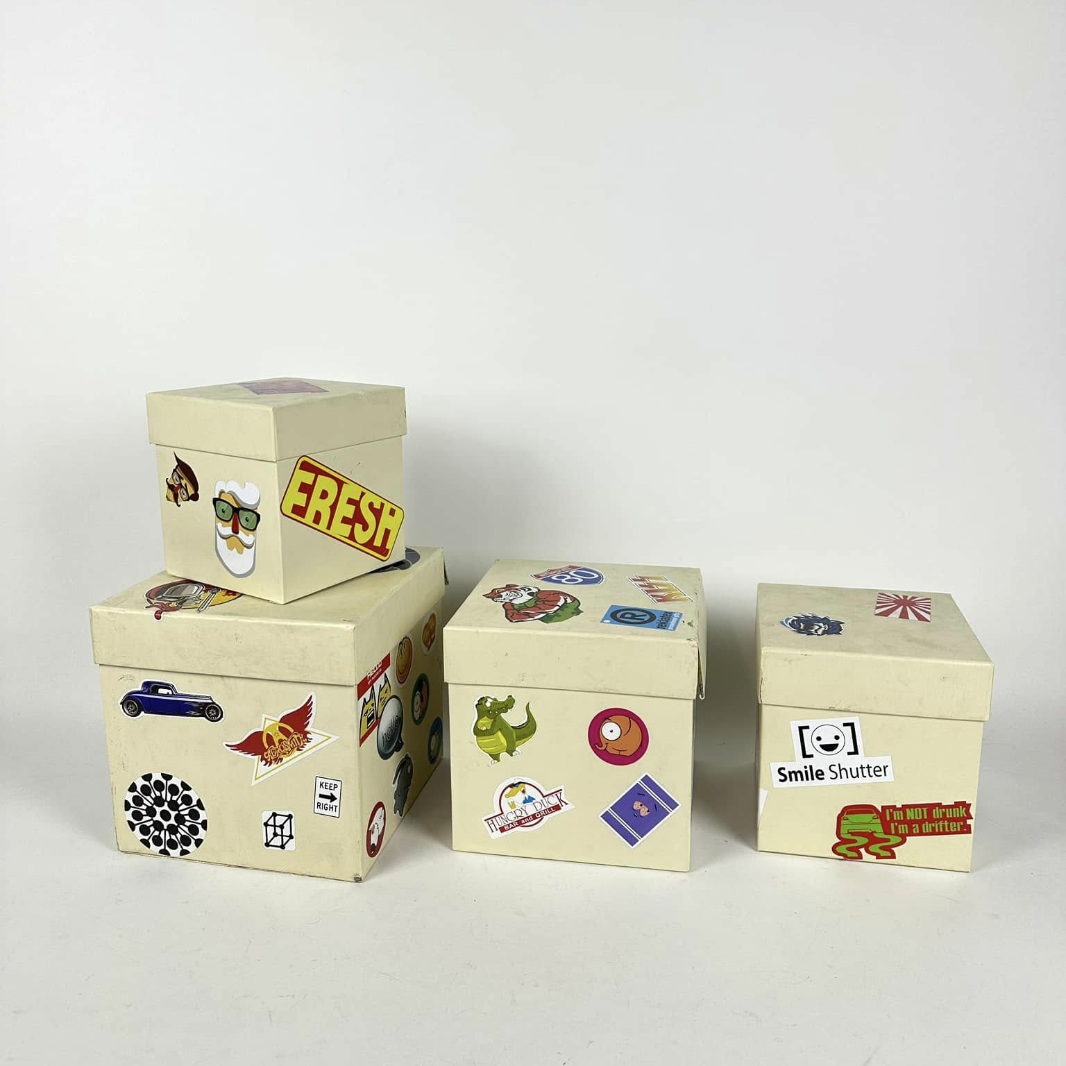 Коробка декоративна беж зі стікерами BX-153