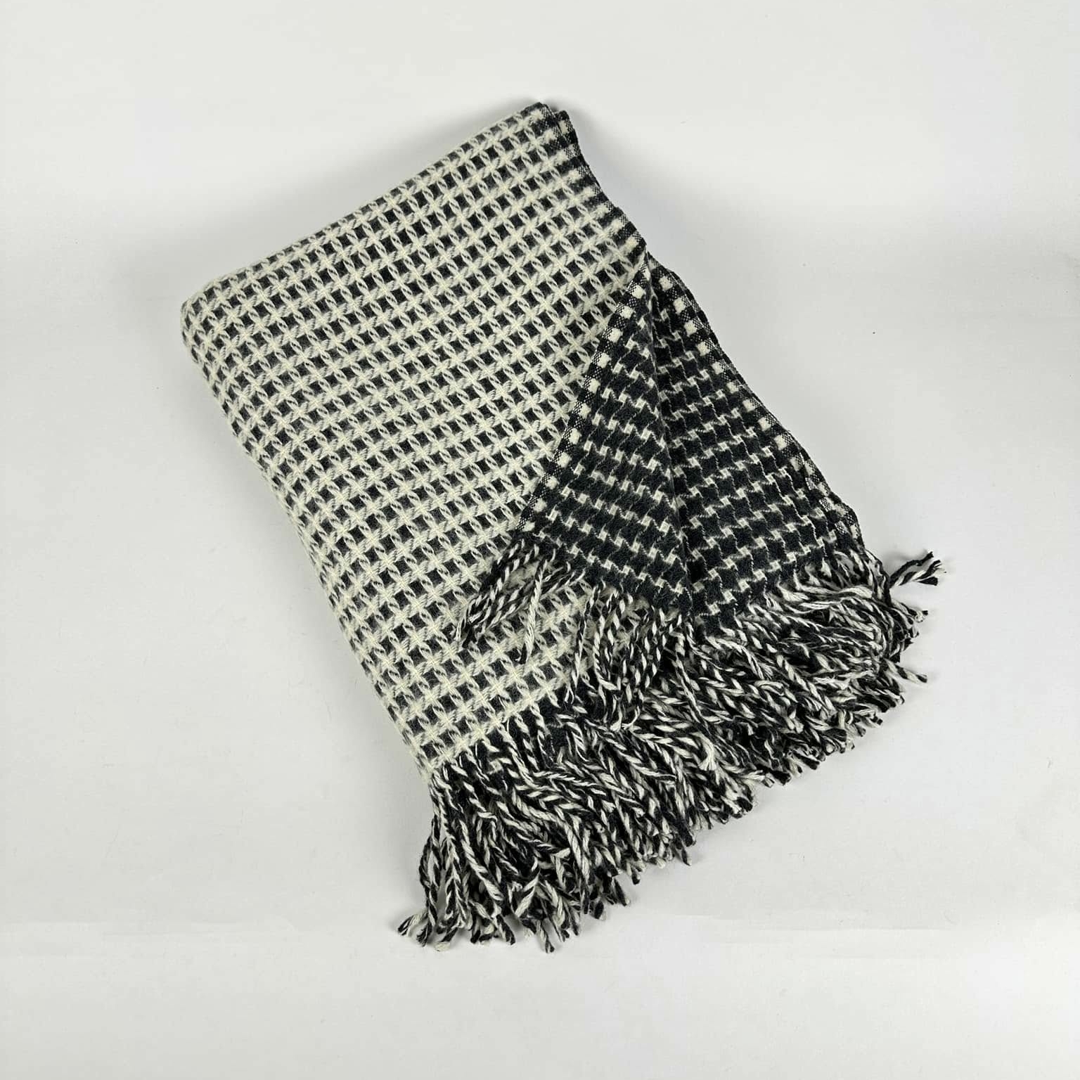 Плед чорно-молочний "куряча лапка" WR-238