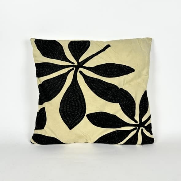 Подушка декоративна чорний/беж Листя PW-451