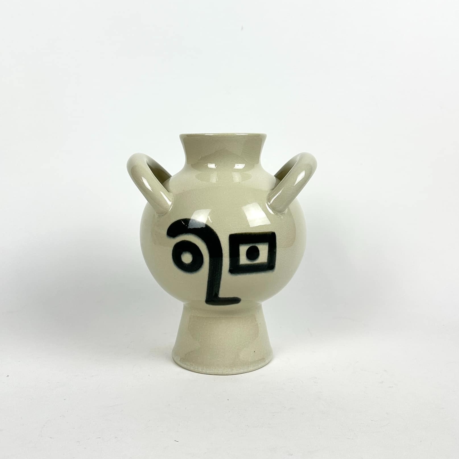 Ваза з 2 ручками Обличчя беж/чорна кераміка VA-527