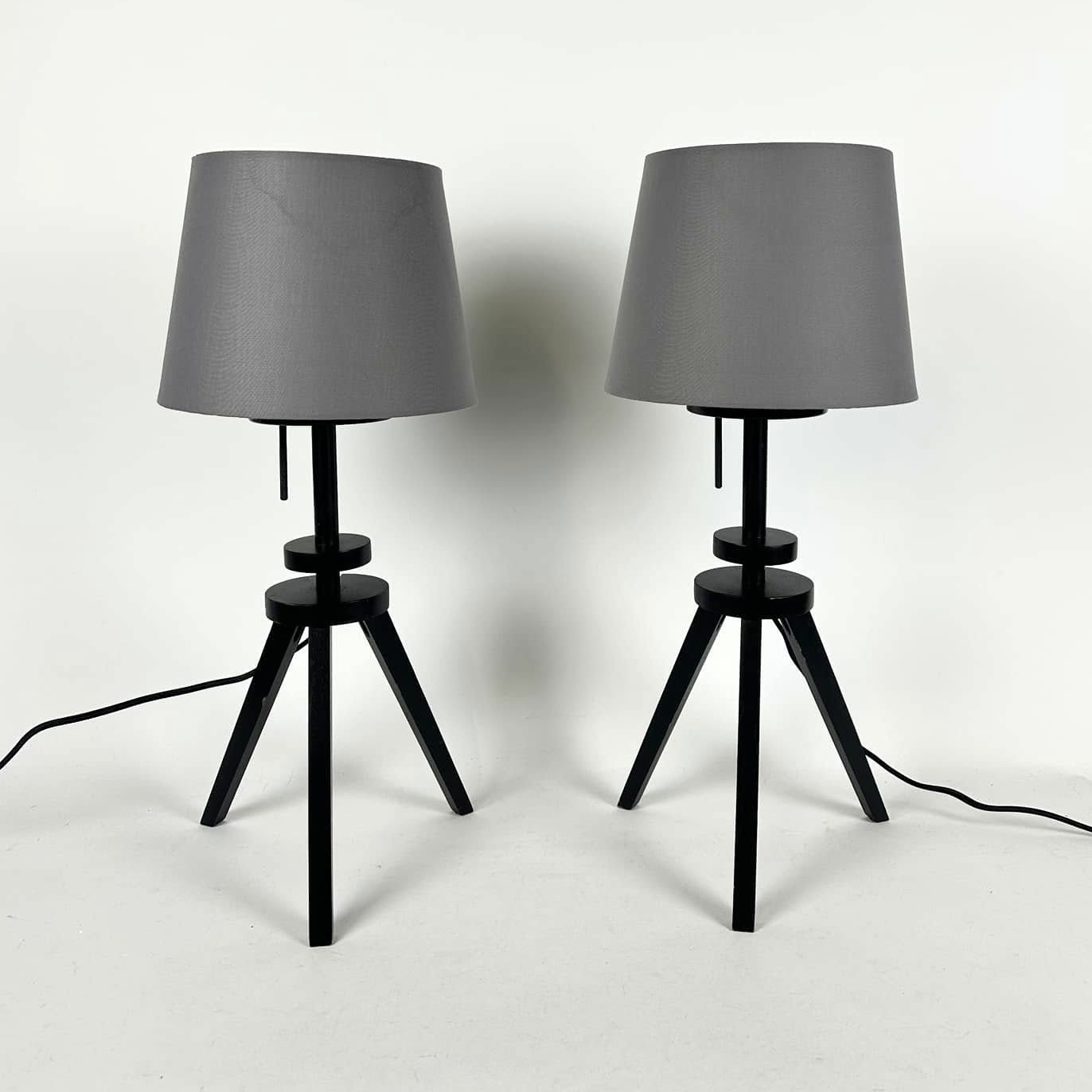 Лампа настільна база-тринога чорна абажур сірий LT-323