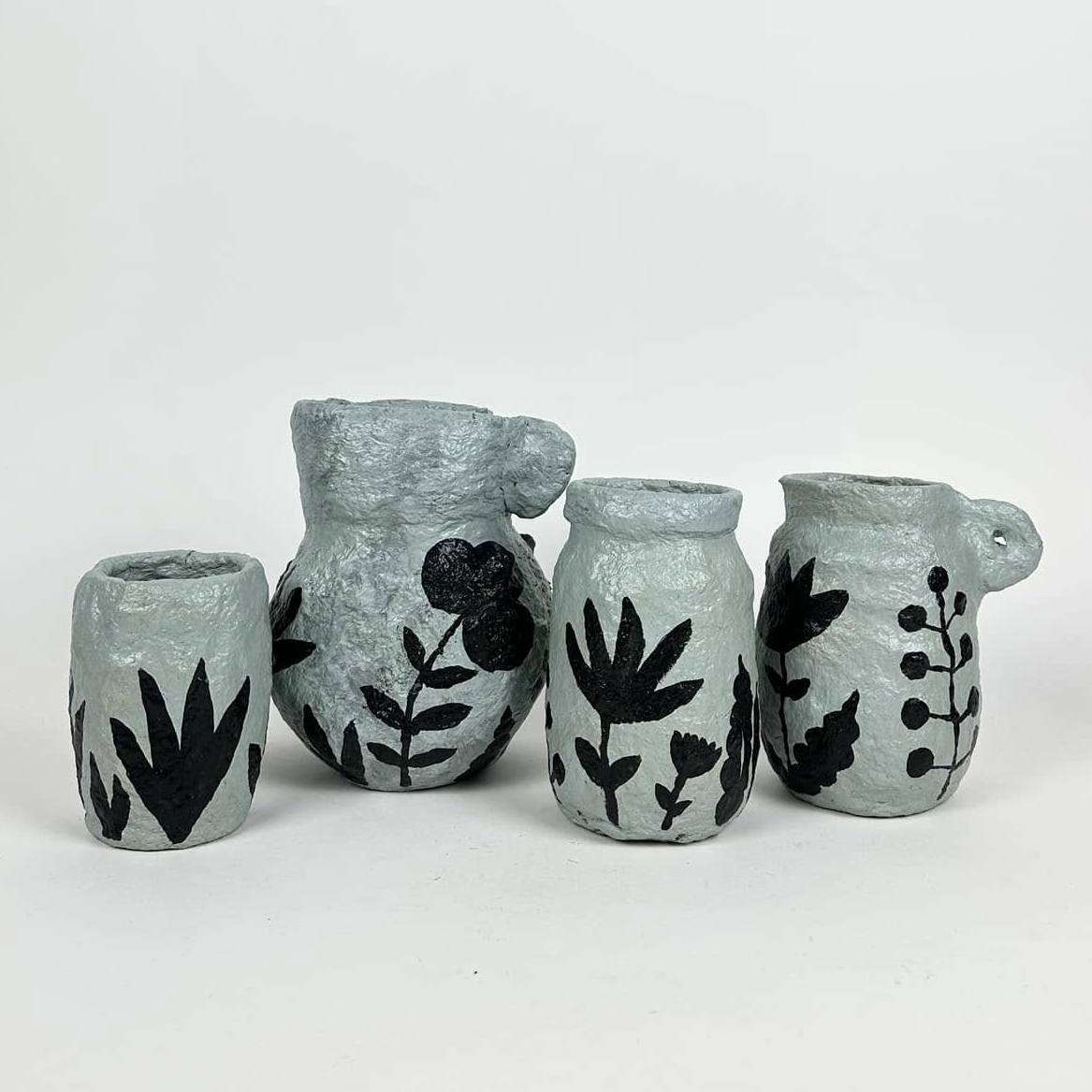 Ваза фактура сіро-блакитна чорні квіти пап'є-маше VA-528