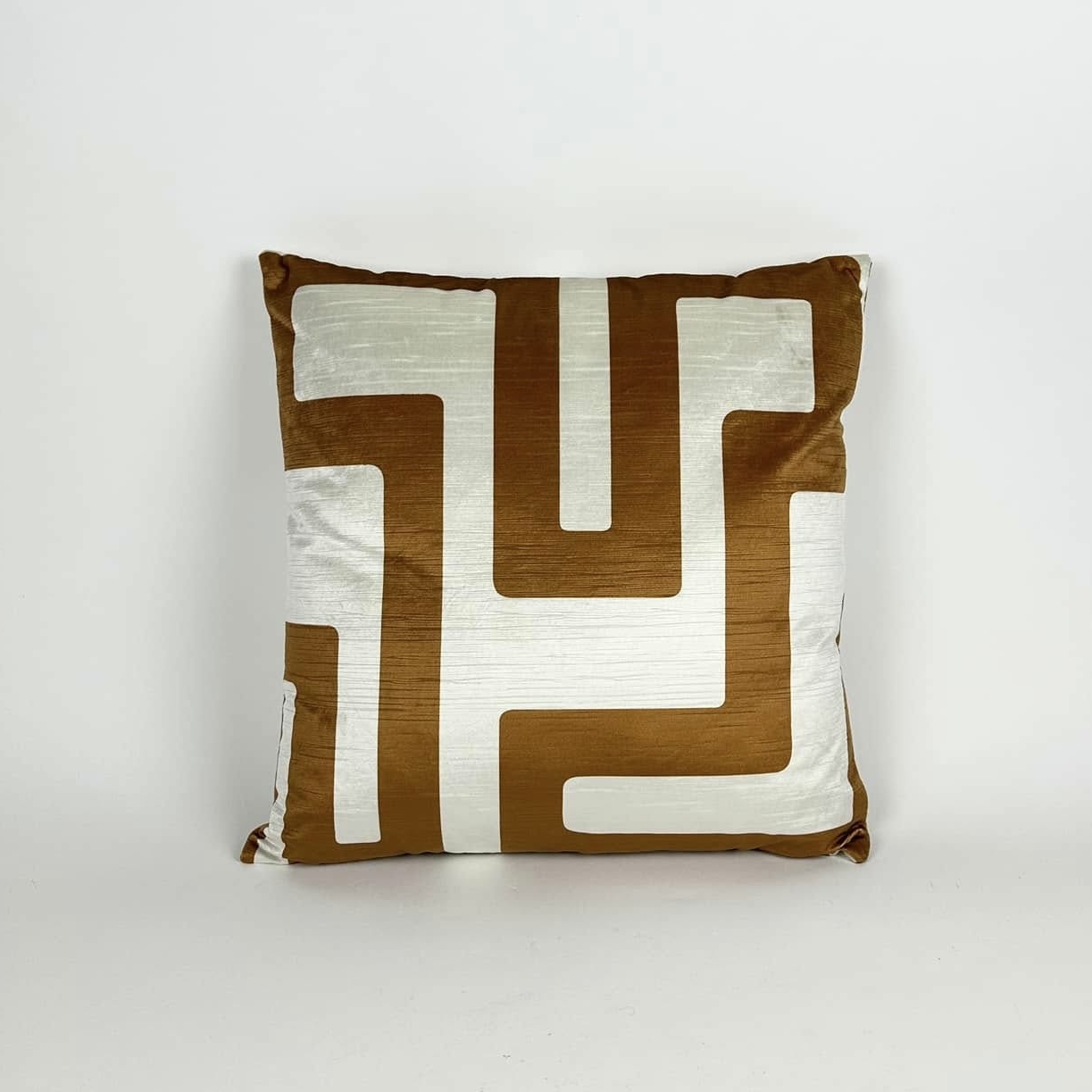 Подушка декоративна Геометрія молочний/коричневий PW-473