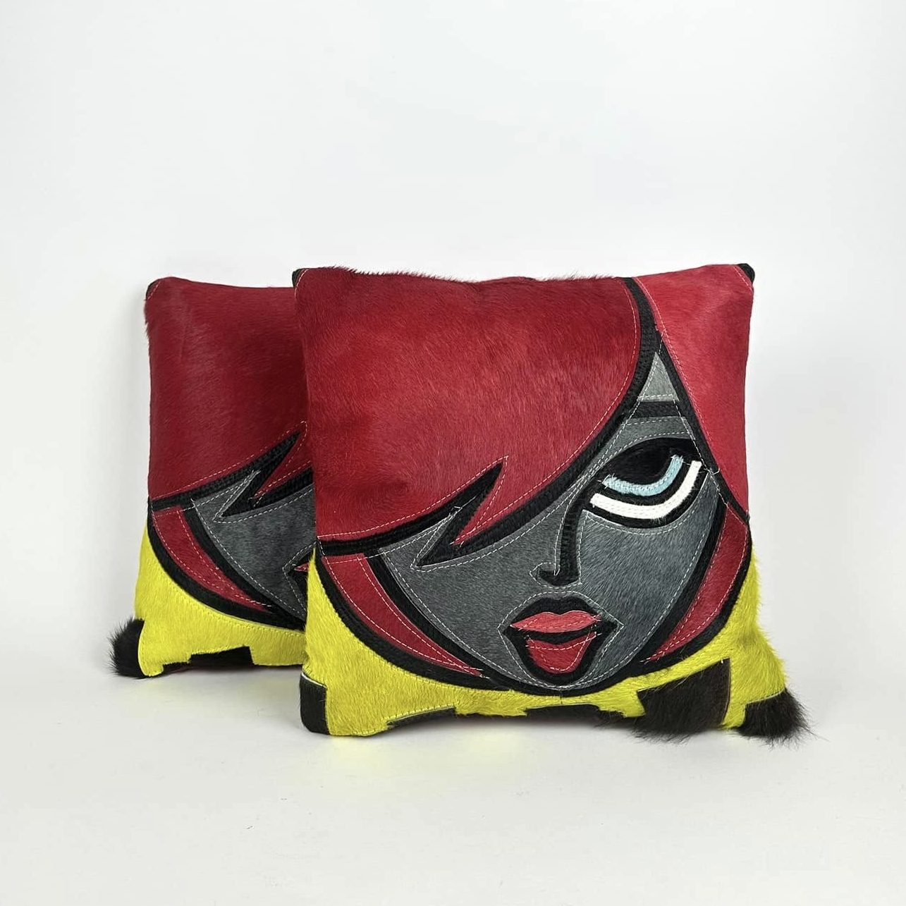 Подушка декоративна Портрет дівчини нат хутро PW-475