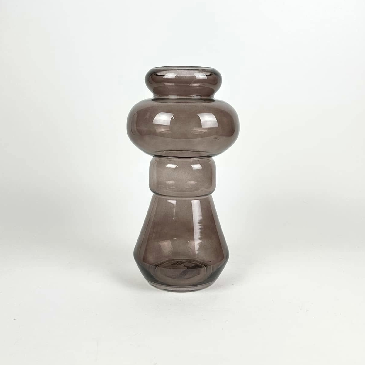 Ваза фігурна коричневе скло VA-541