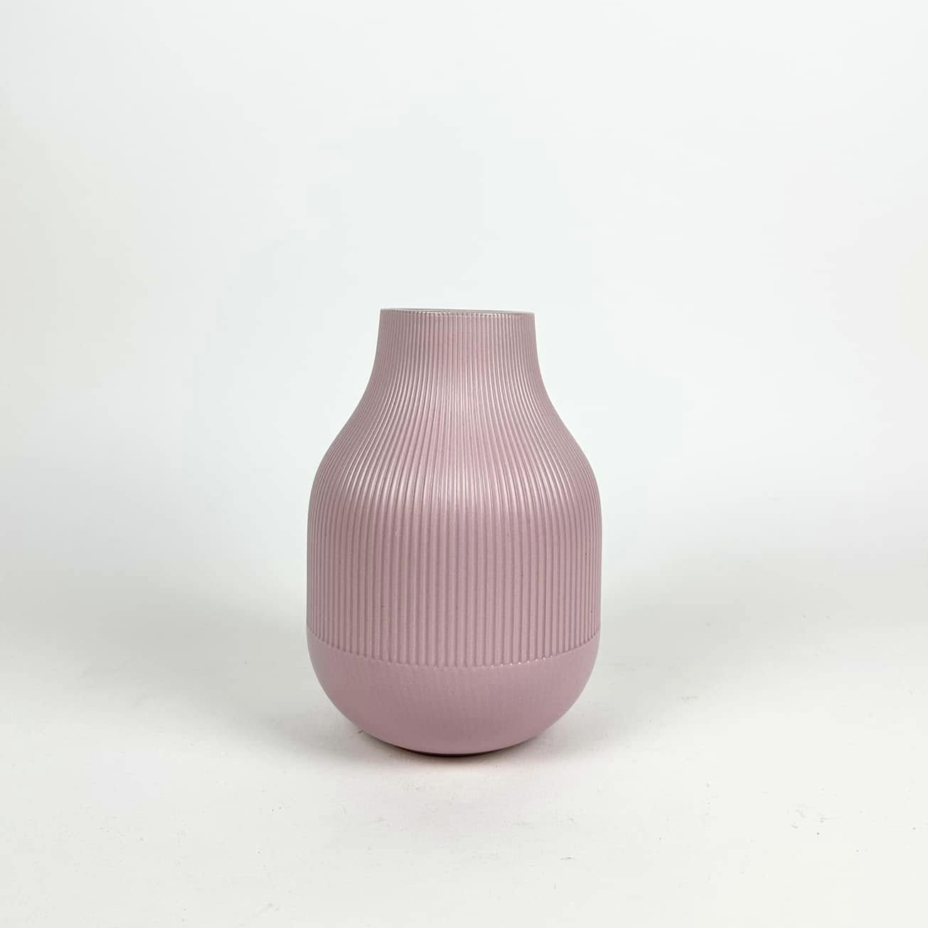 Ваза рожева рельєфні смужки кераміка VA-543