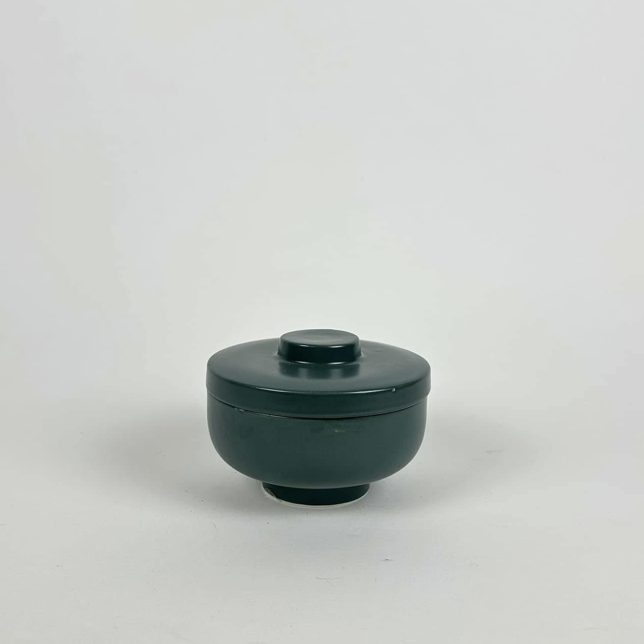 Шкатулка мінімалістична з кришкою т-зелена кераміка BX-166