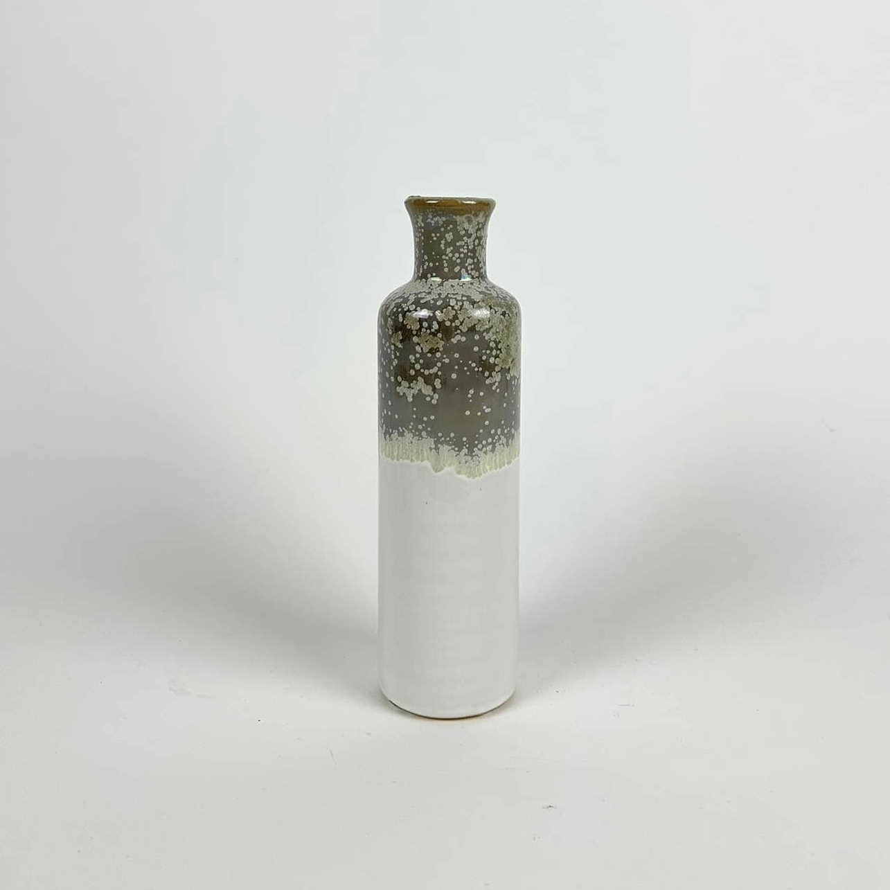 Ваза-пляшка сіро-біла кераміка VA-549