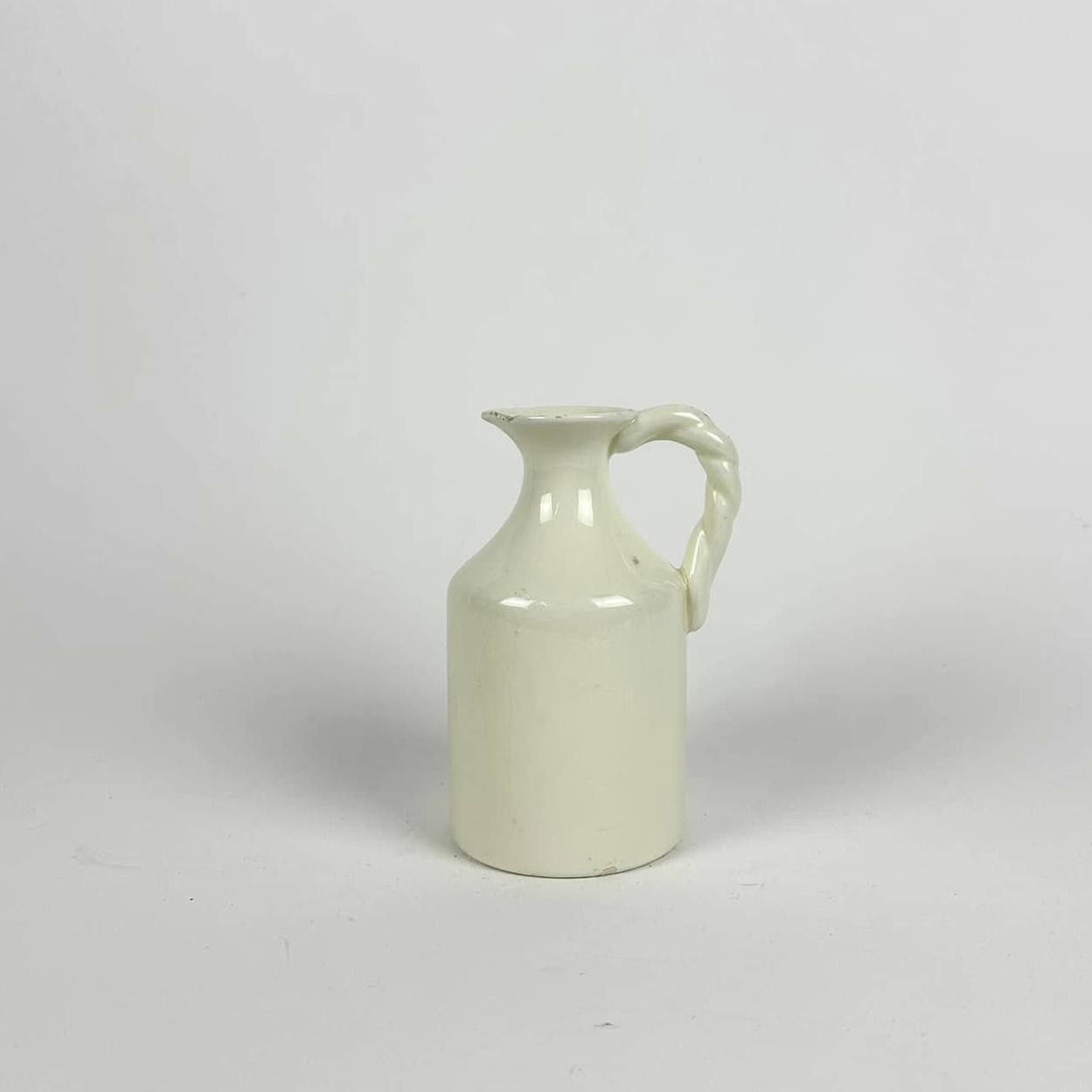 Ваза-глечик біла кераміка VA-550