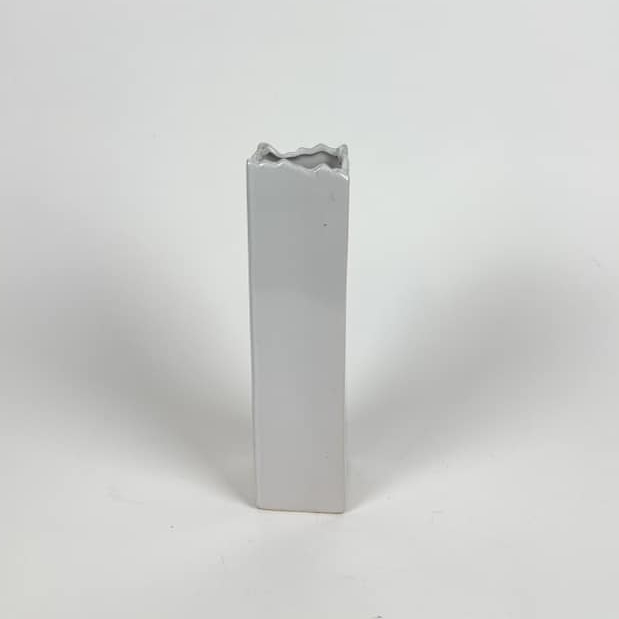 Ваза 4-гранна з криволінійним верхом сіра кераміка VA-563