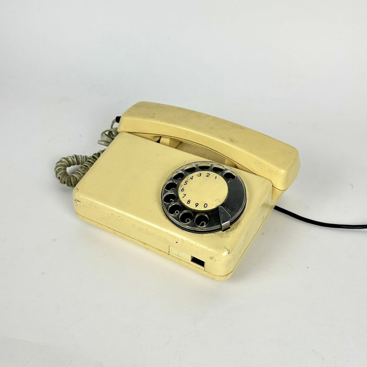 Телефон вінтаж блідо-жовтий PH-149