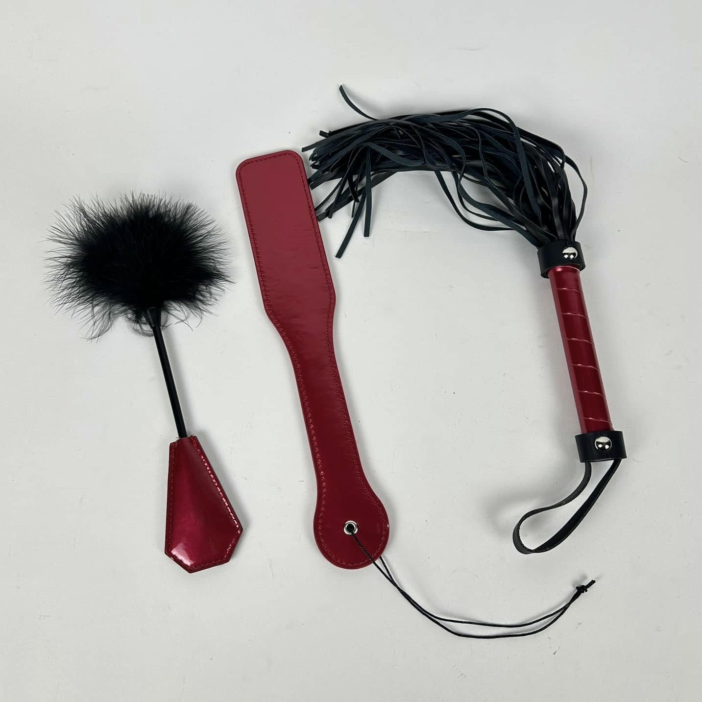 БДСМ-комплект ударних девайсів червоно-чорний