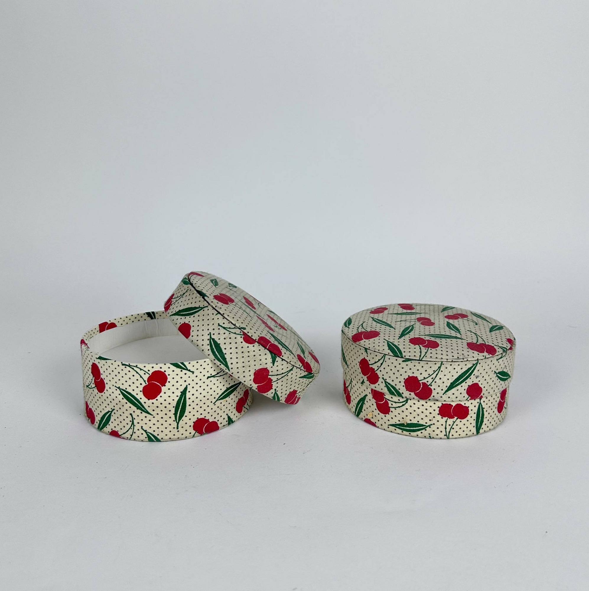 Коробка декоративна Вишеньки текстиль BX-169