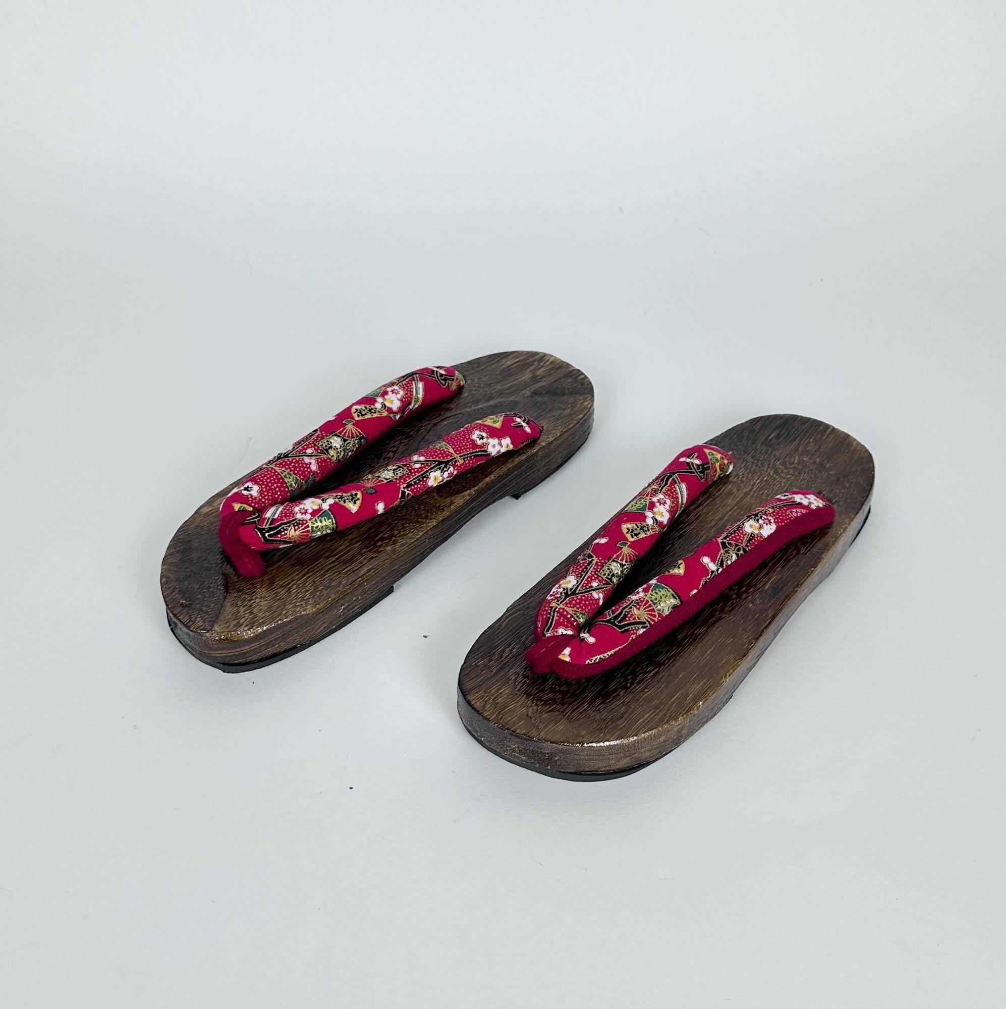 Традиційні японські сандалі Гета дерево/тканина