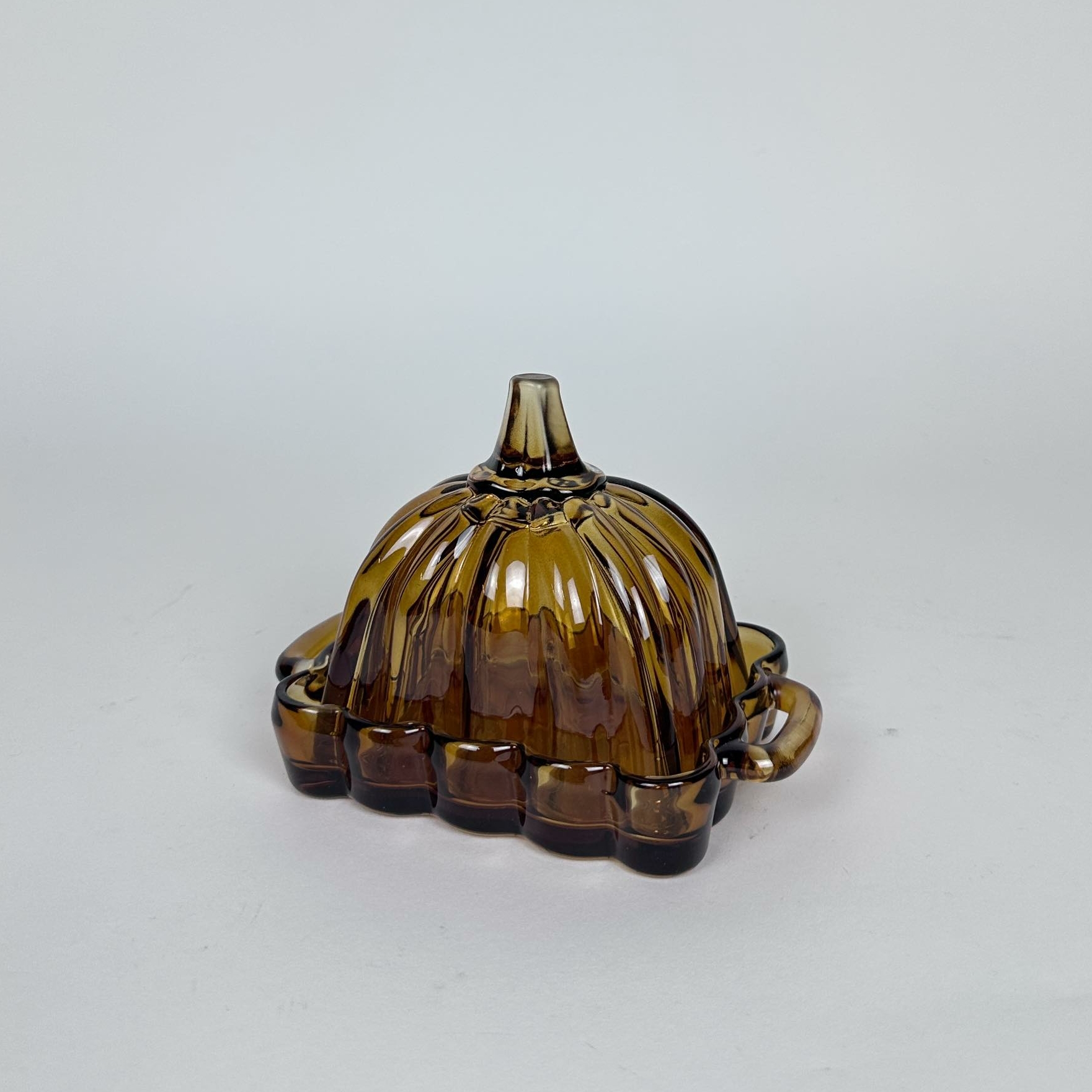 Маслянка з кришкою Гарбуз коричневе скло SA-055