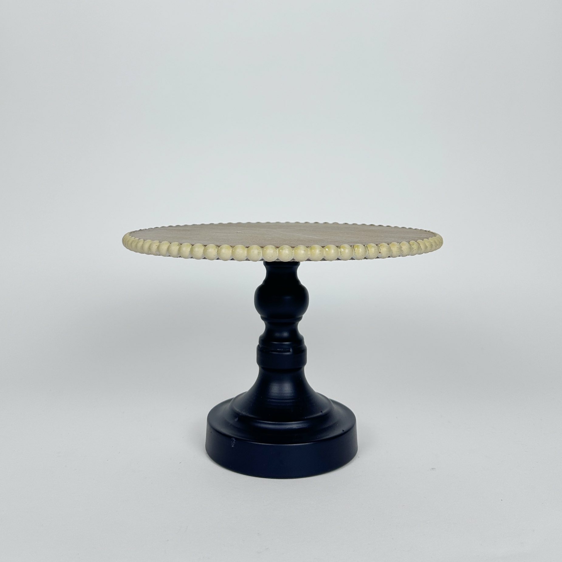 Тортниця св-дерево на чорній фігурній ніжці DT-047