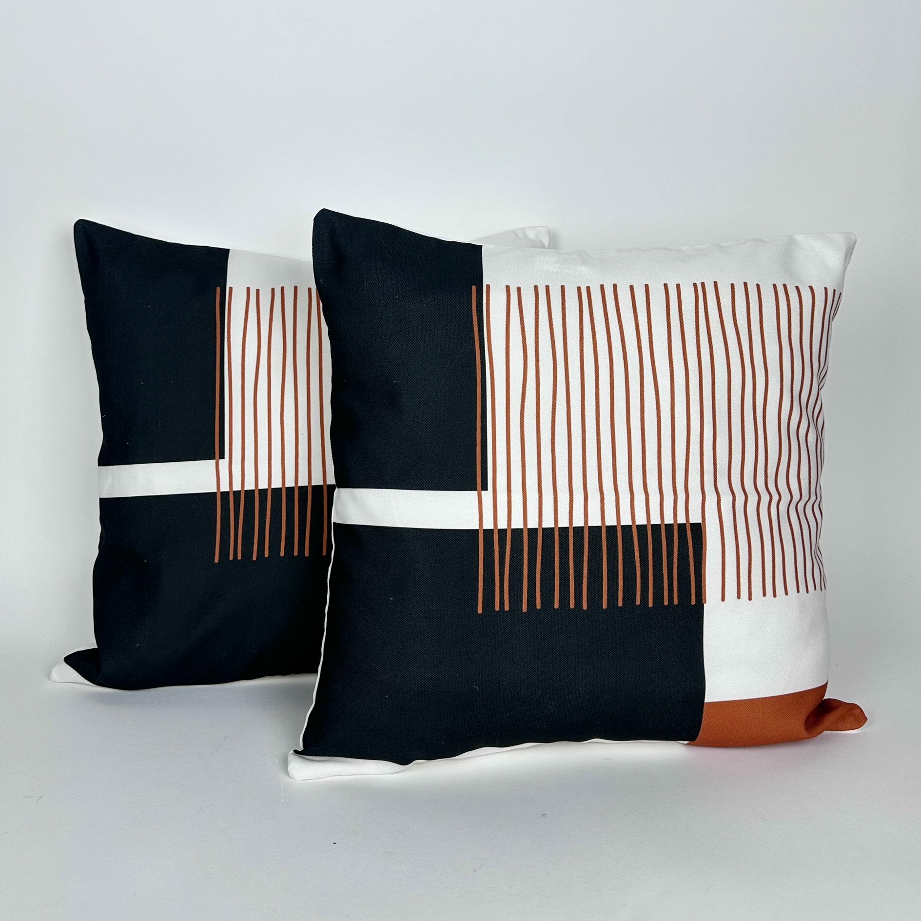 Подушка декоративна абстрактний принт чорний/теракота/білий PW-495