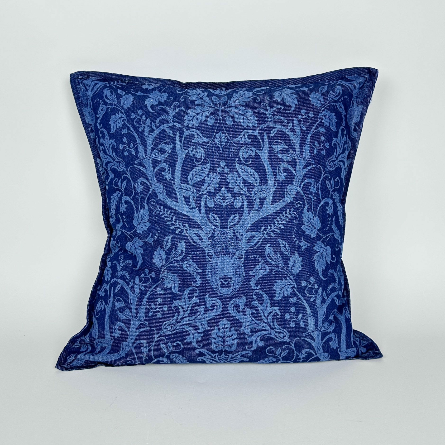 Подушка декоративна Олень синьо-блакитна PW-498