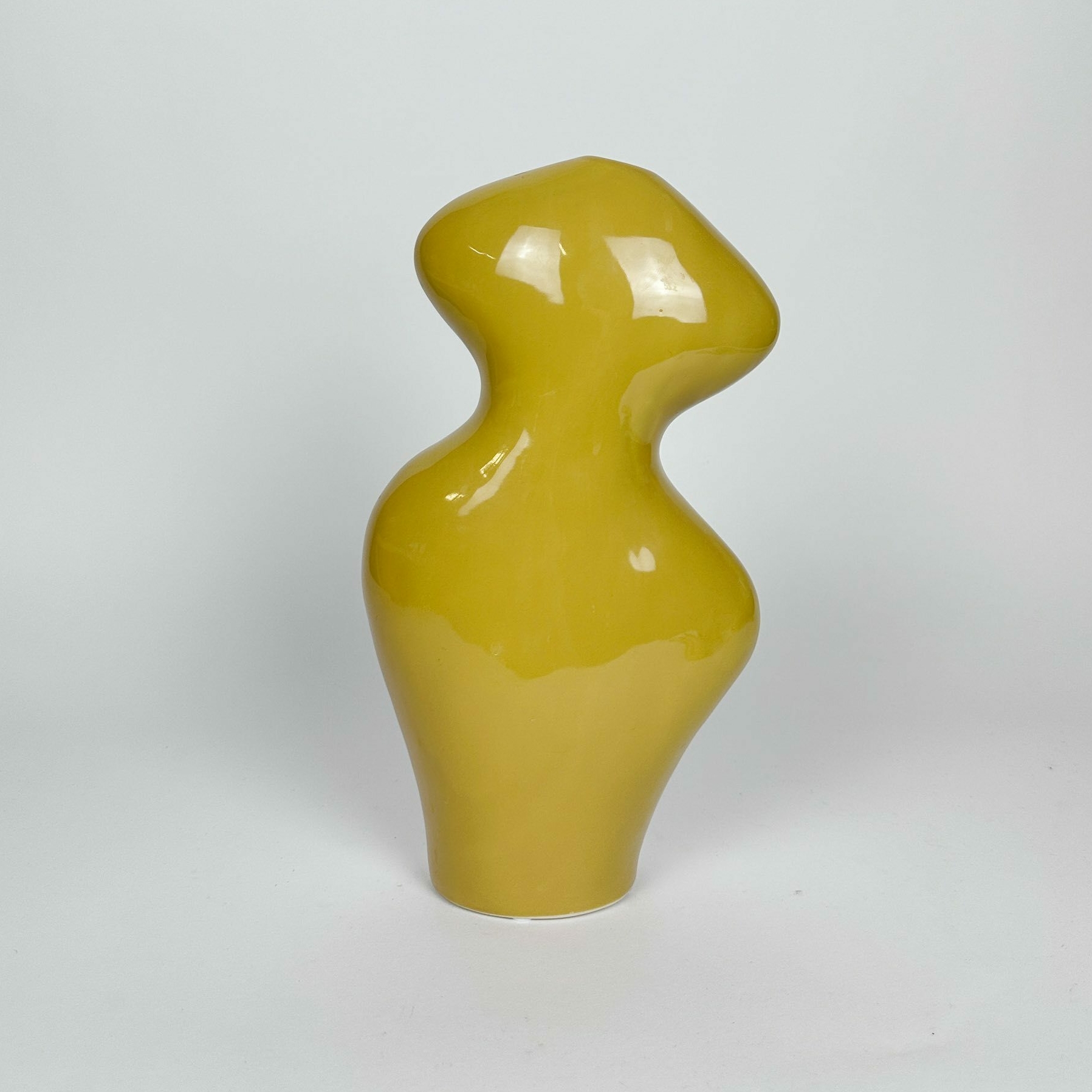 Ваза асиметрична жовта кераміка VA-621