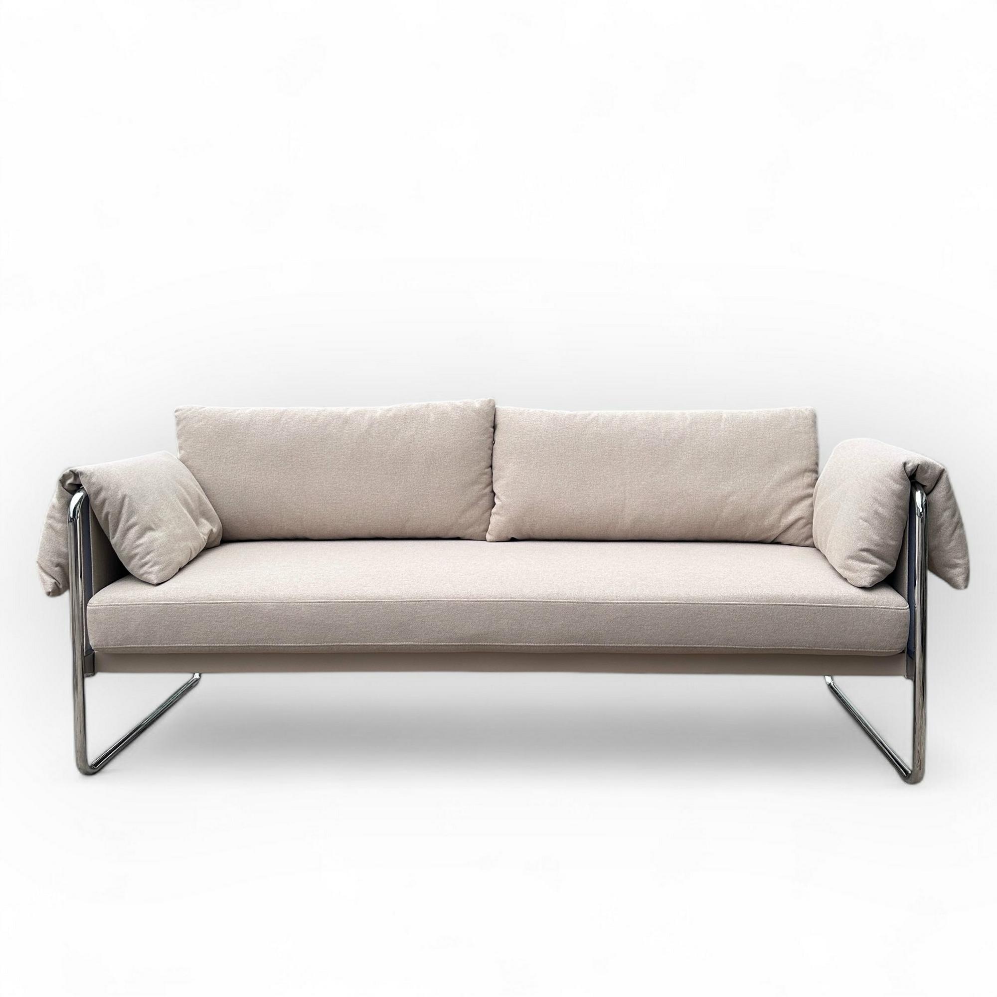 Диван 3-місний беж на хромованому каркасі SF3-033