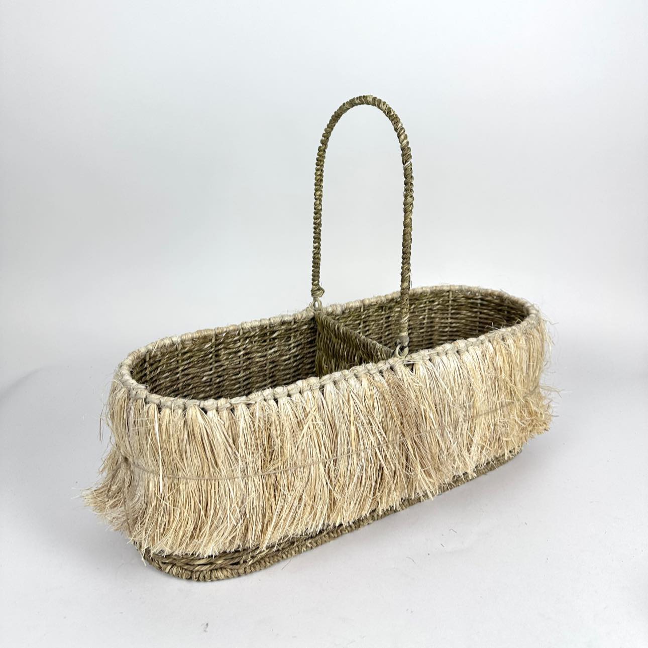 Кошик з ручкою на 2 відділення з бахромою сизаль BA-181