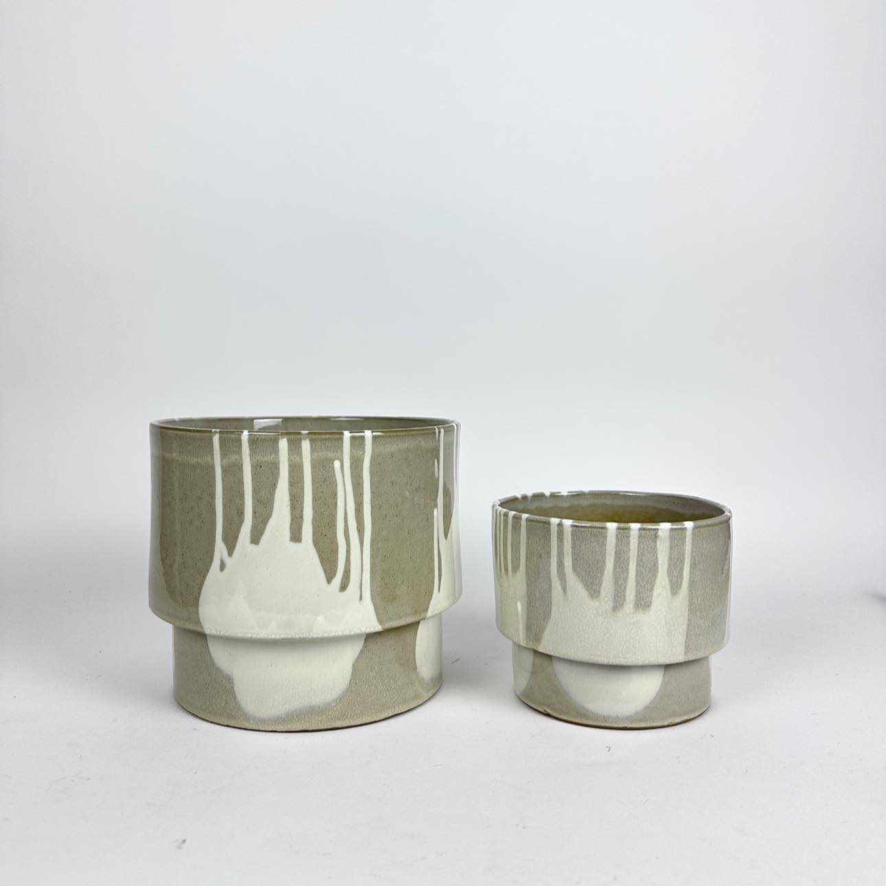 Кашпо бежево-біла полива кераміка