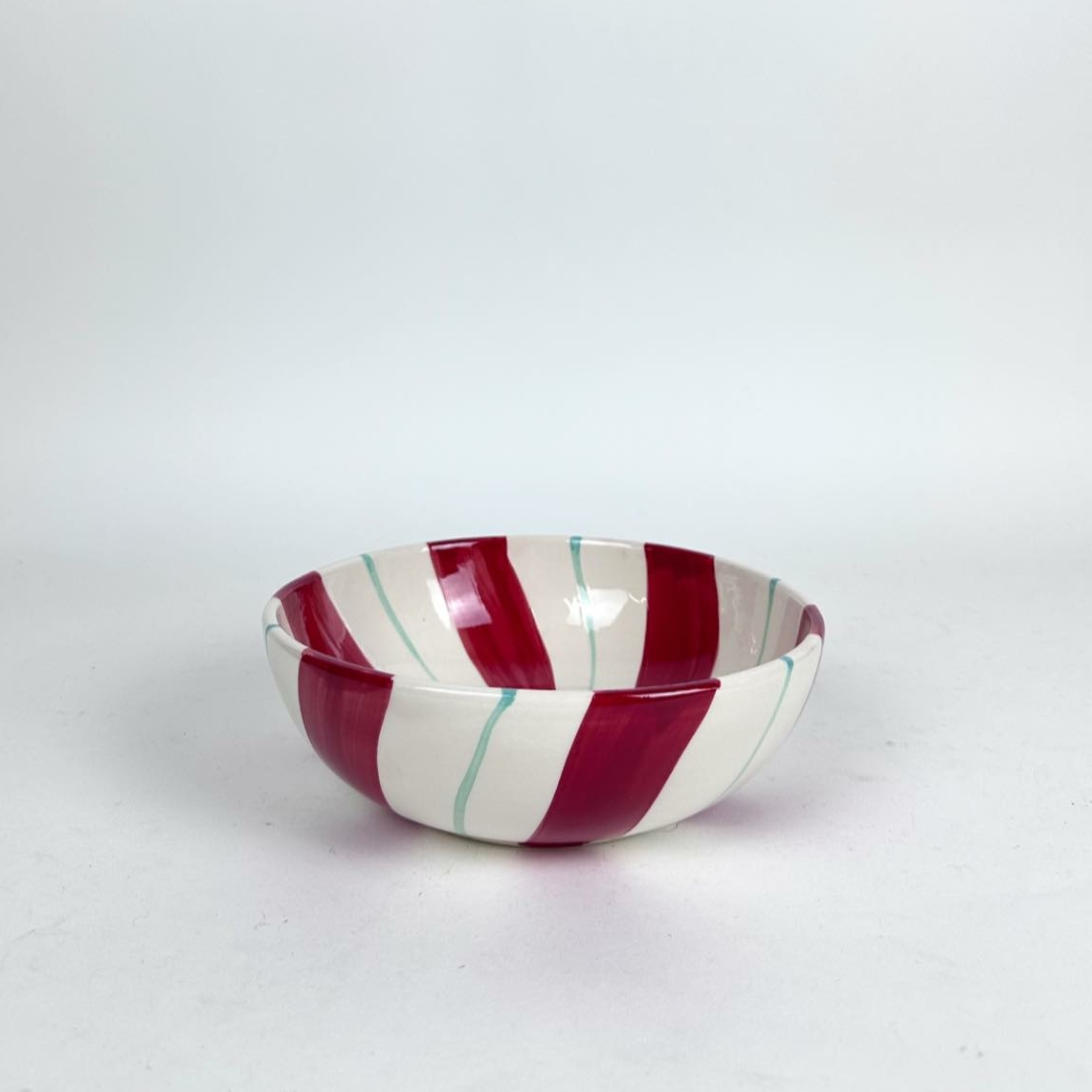 Миска у червоно-біло-зелену смужку кераміка PP-267