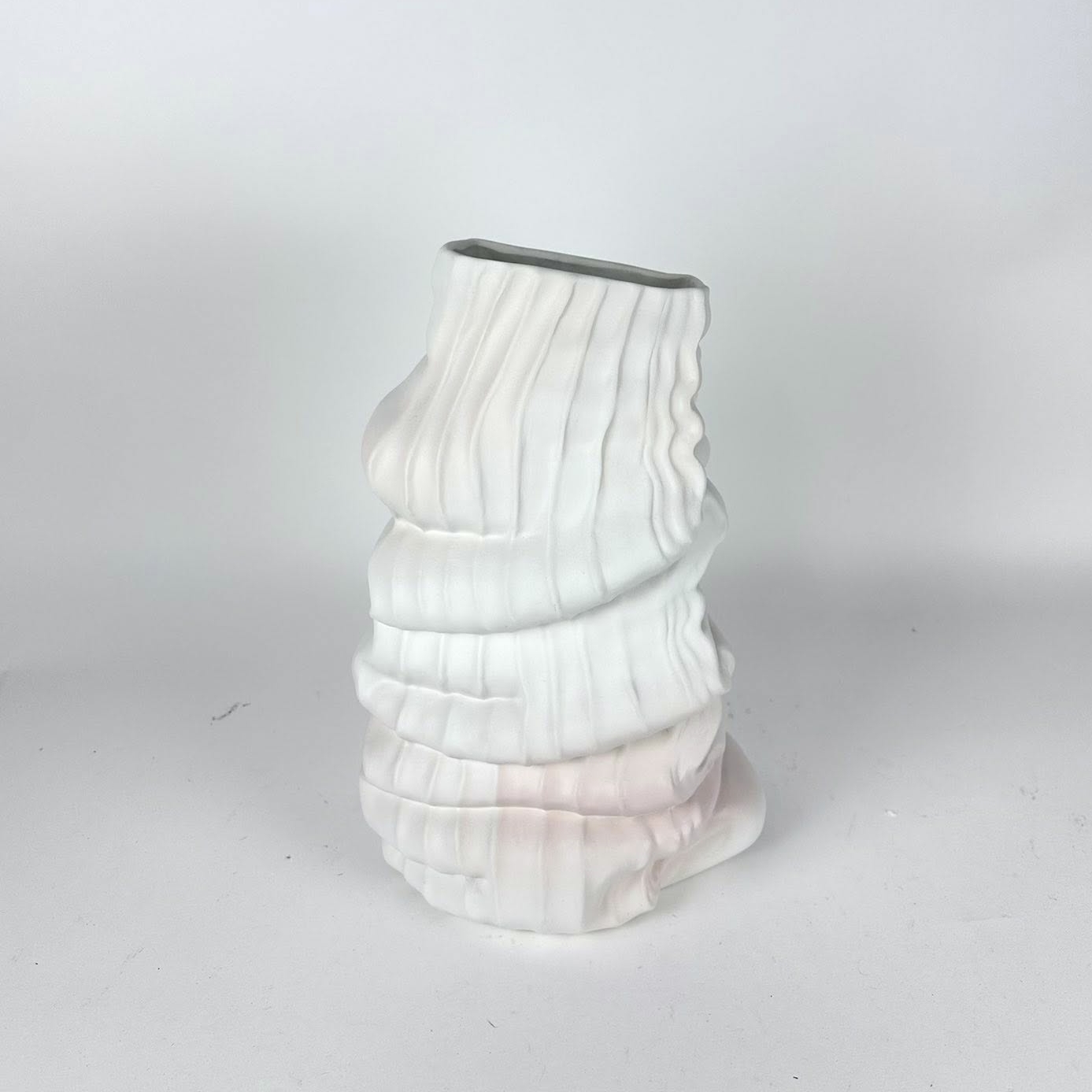 Ваза велика асиметрична Драпіровка кераміка VA-632